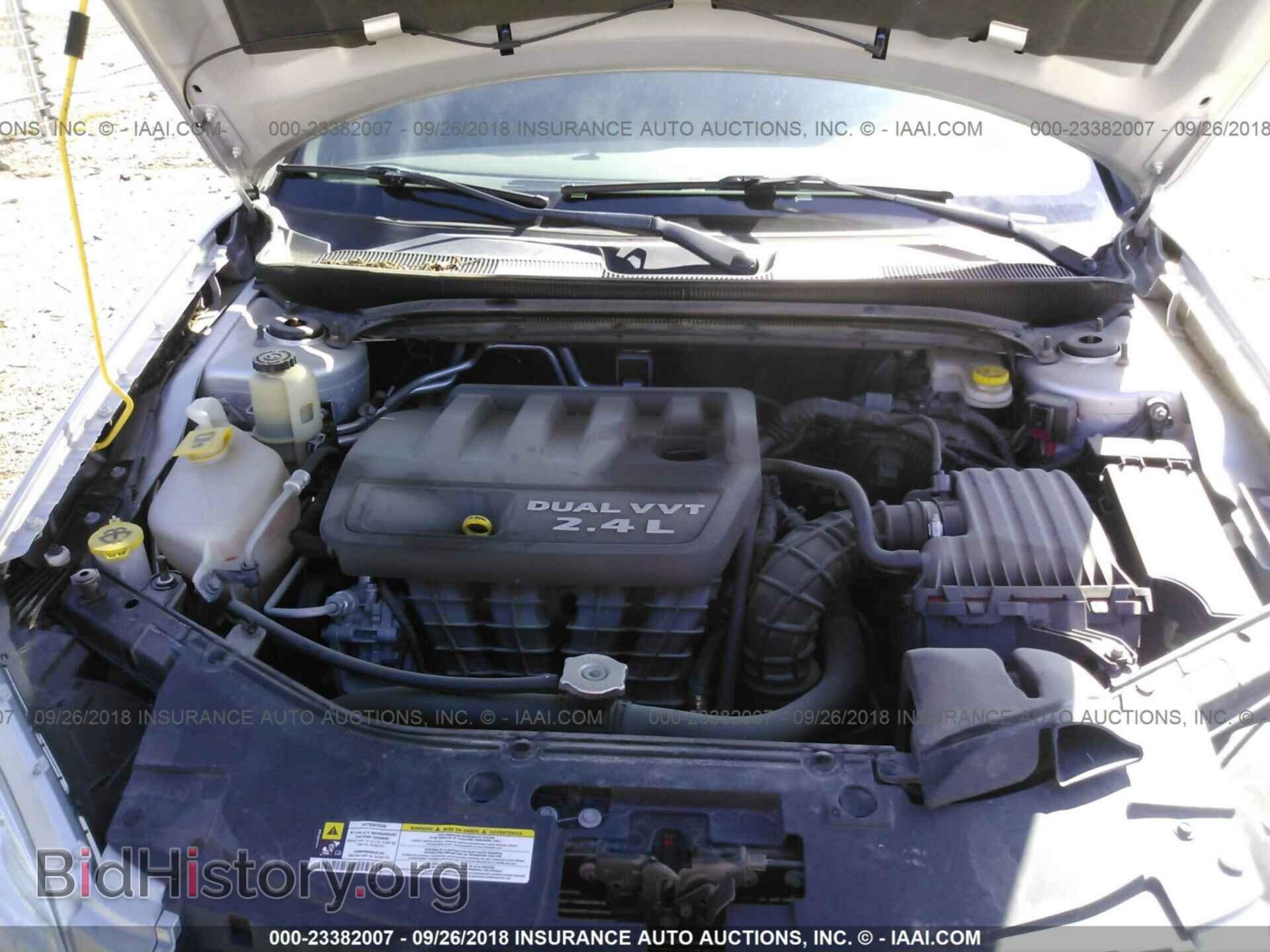 2011 Chrysler 200 - VIN: 1C3BC2EB6BN563862 - Photo 10