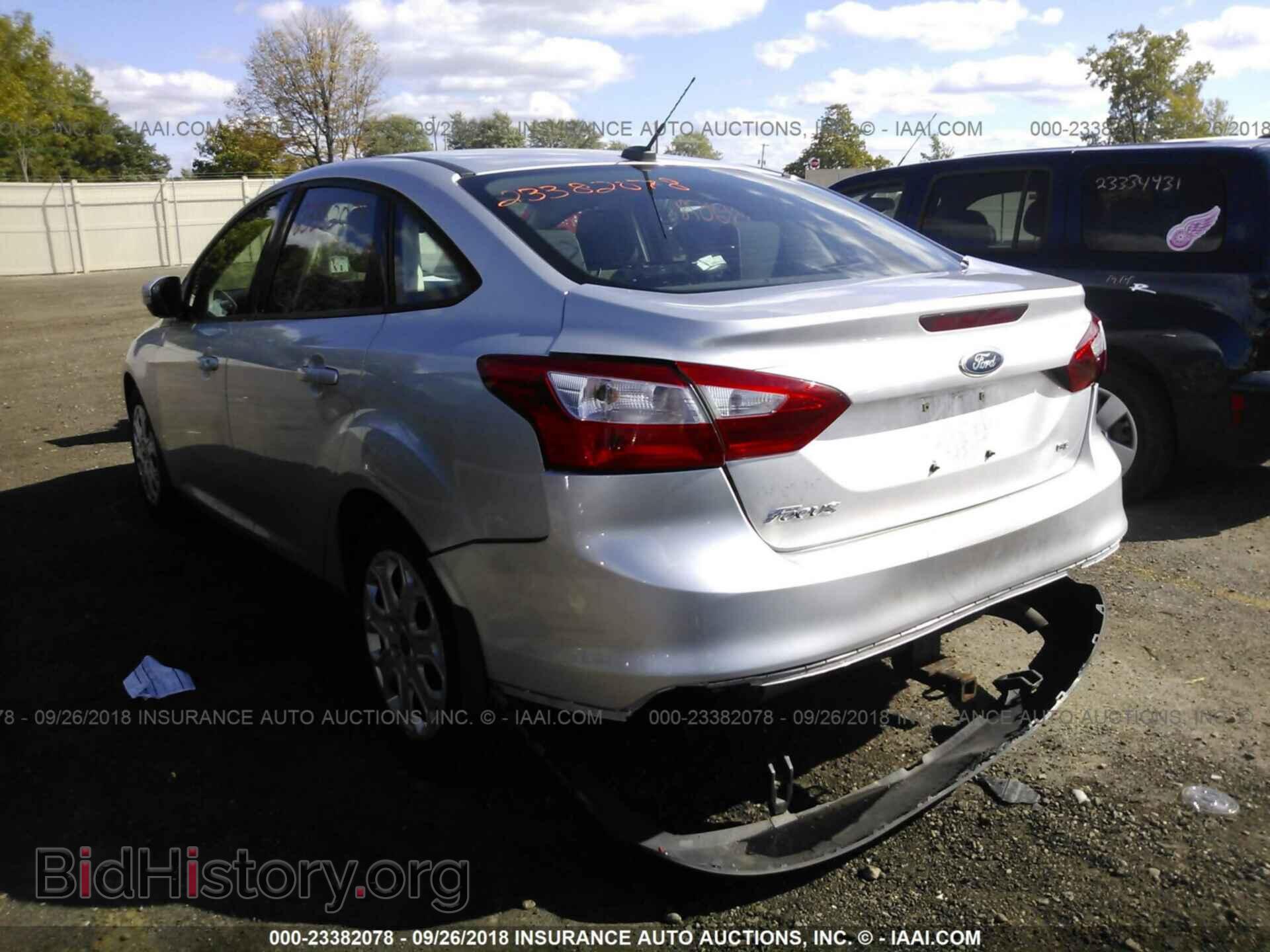 2012 Ford Focus - VIN: 1FAHP3F22CL322298 - Photo 3