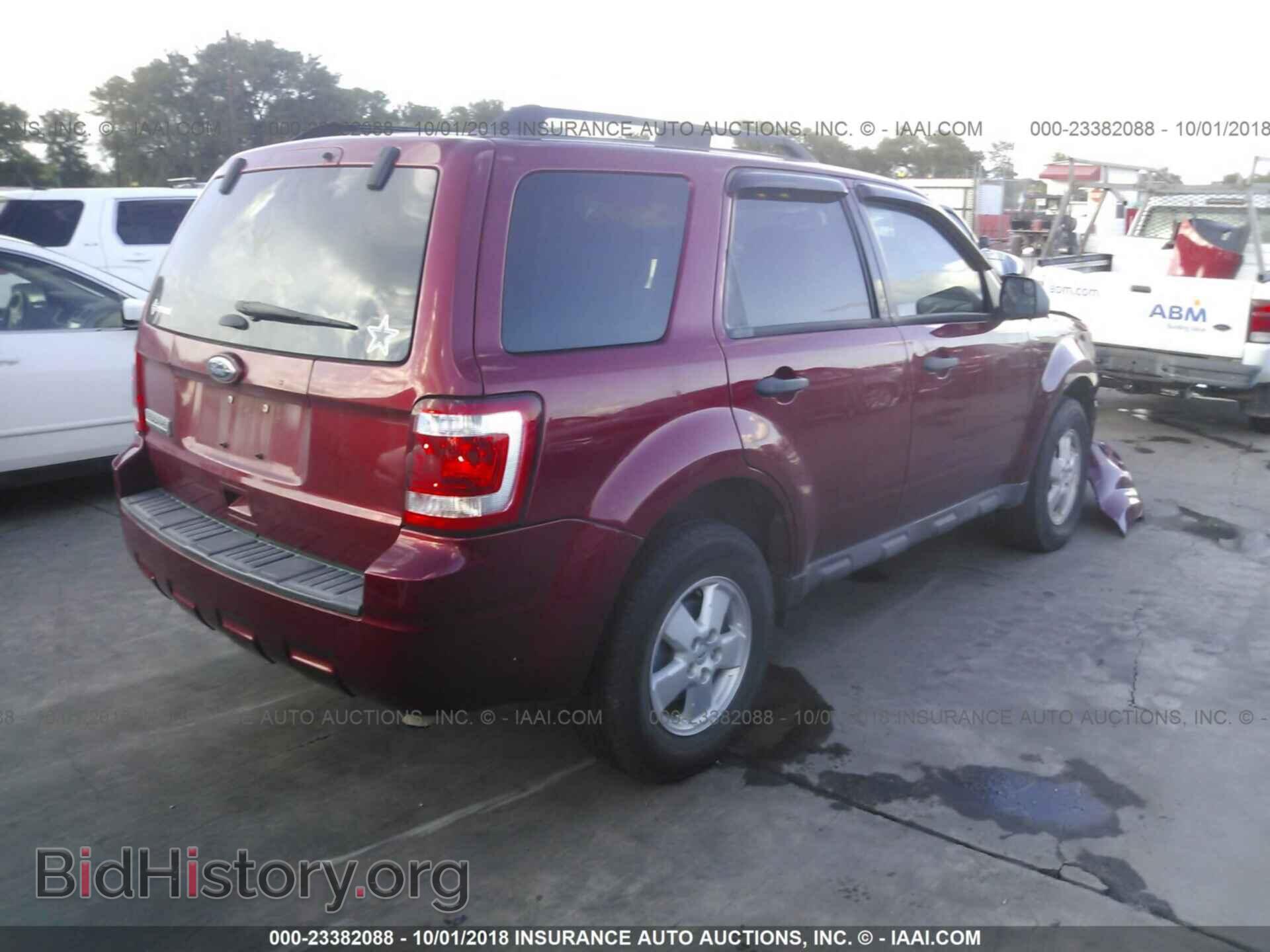 2012 Ford Escape - VIN: 1FMCU0D79CKC17852 - Photo 4