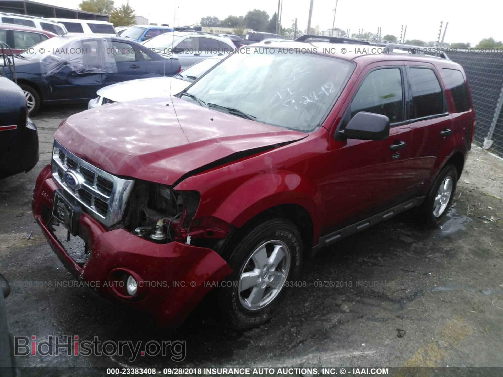 2011 Ford Escape - VIN: 1FMCU9DG5BKA15111 - Фото 2