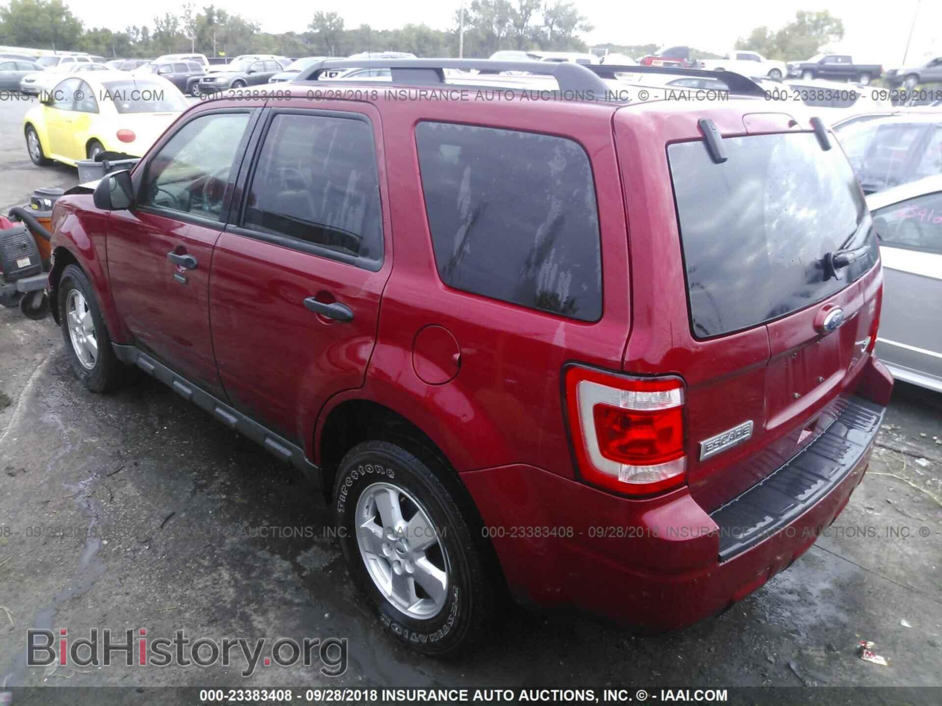 2011 Ford Escape - VIN: 1FMCU9DG5BKA15111 - Фото 3