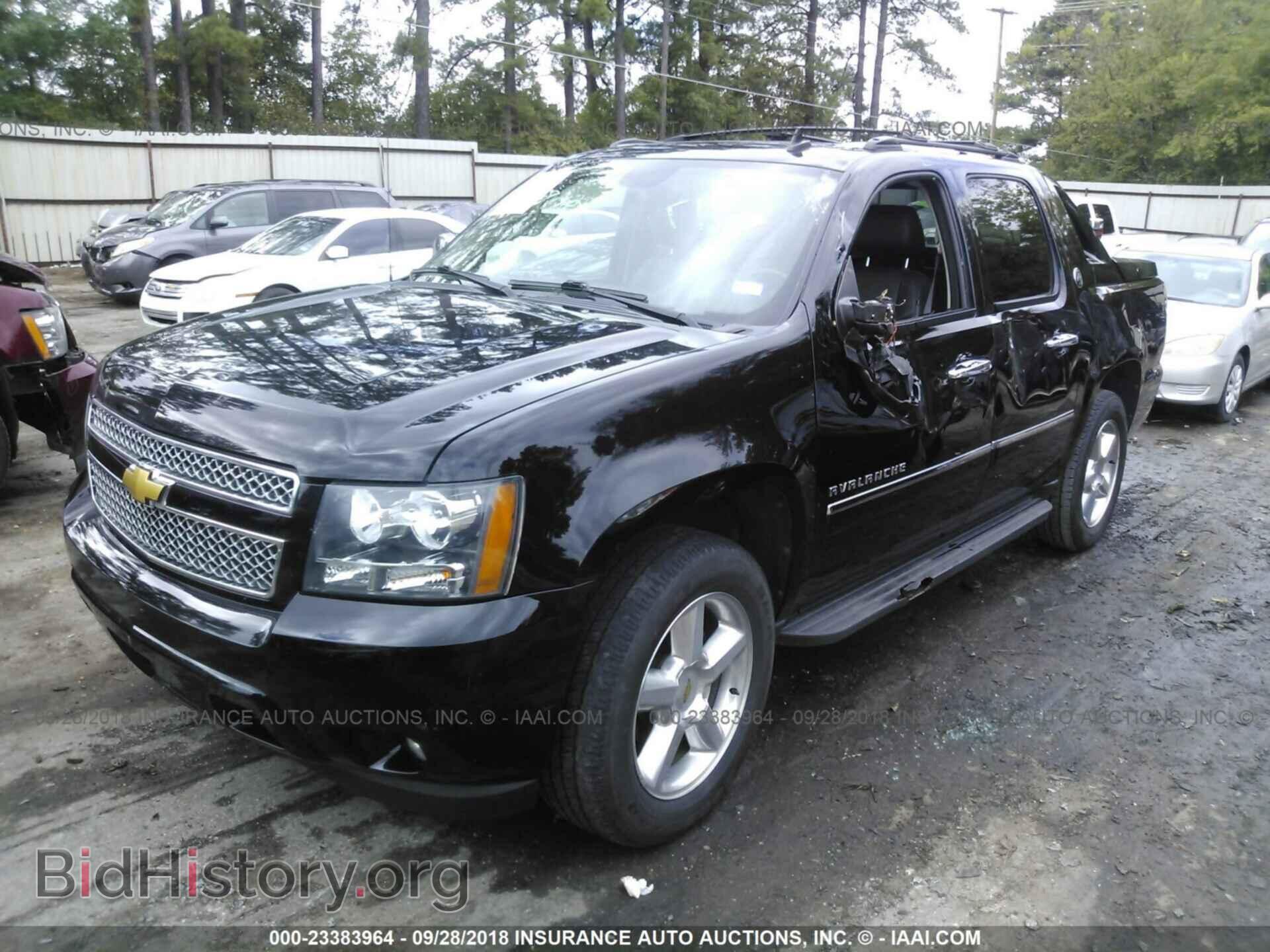 2013 Chevrolet Avalanche - VIN: 3GNTKGE75DG180493 - Фото 2