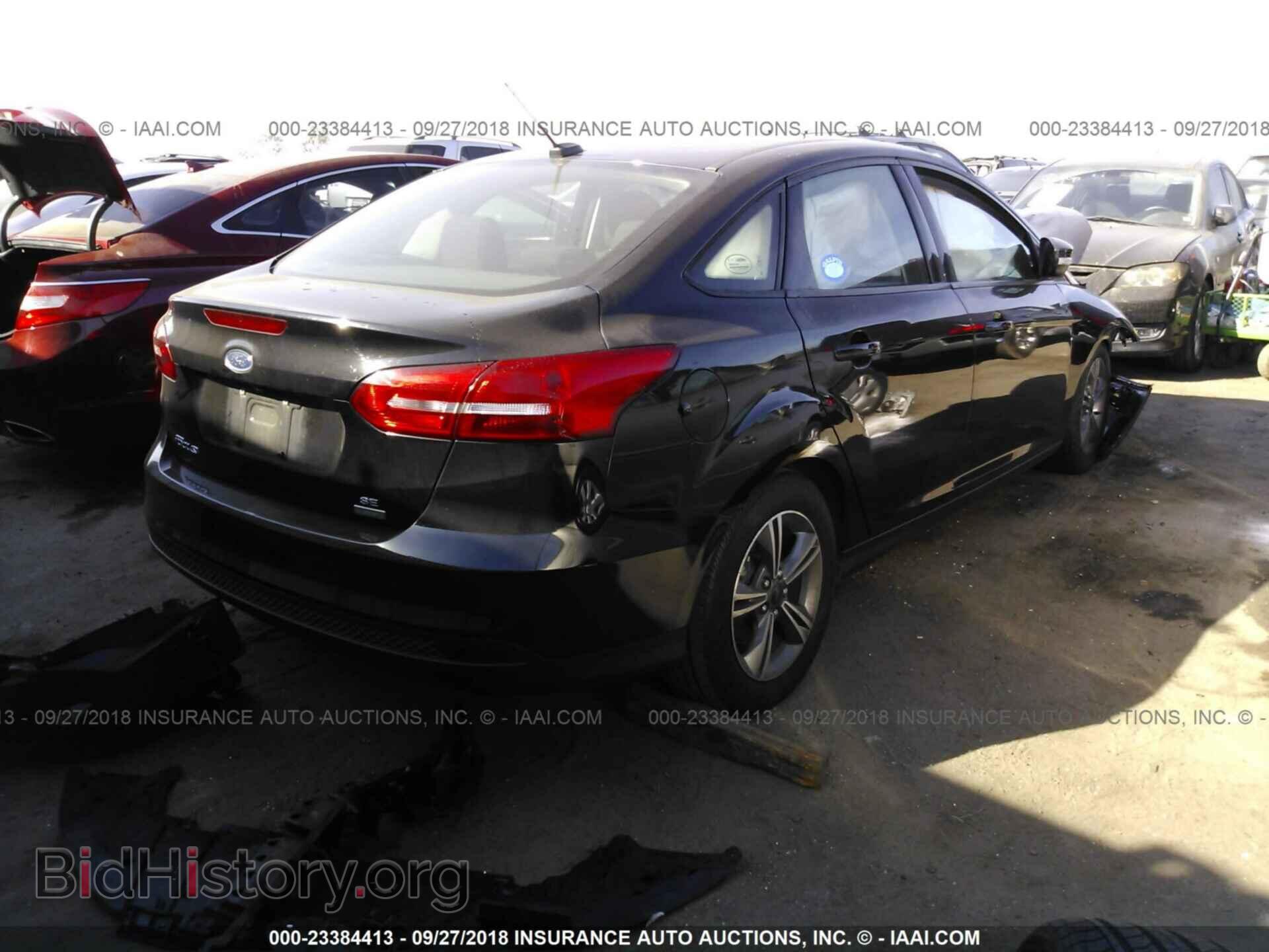 2017 Ford Focus - VIN: 1FADP3FE8HL299738 - Фото 4