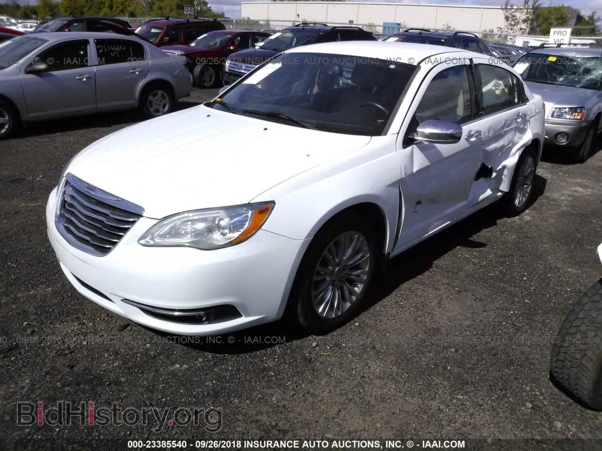 2011 Chrysler 200 - VIN: 1C3BC2FB0BN569431 - Фото 2
