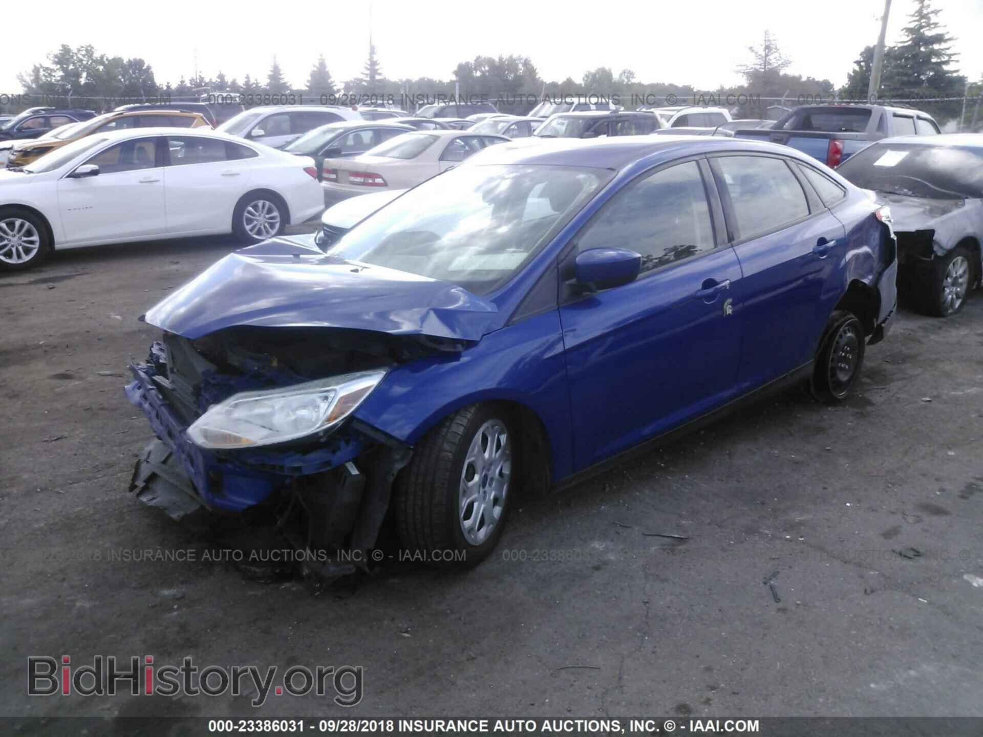 2012 Ford Focus - VIN: 1FAHP3F22CL261681 - Фото 2