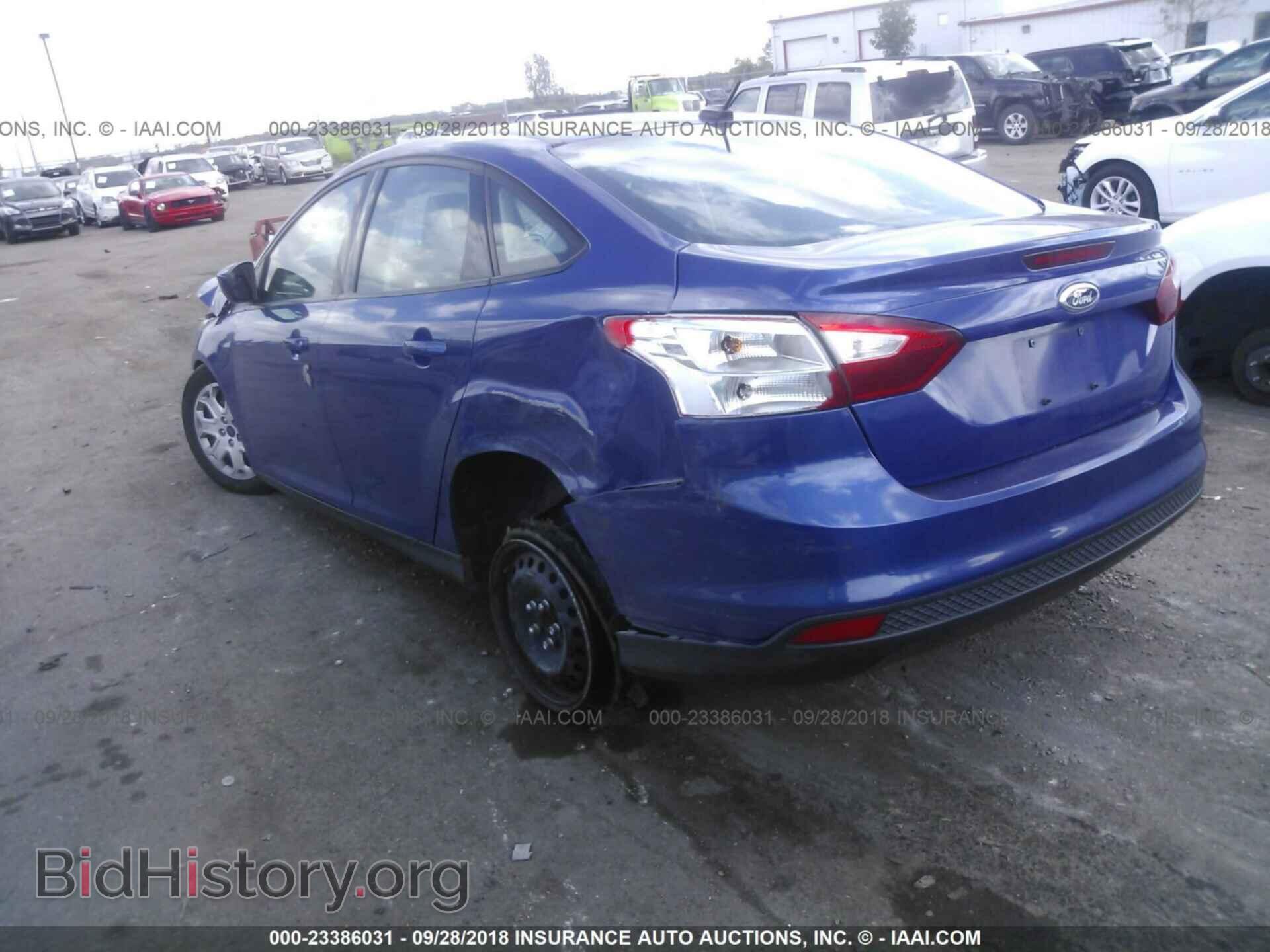 2012 Ford Focus - VIN: 1FAHP3F22CL261681 - Фото 3