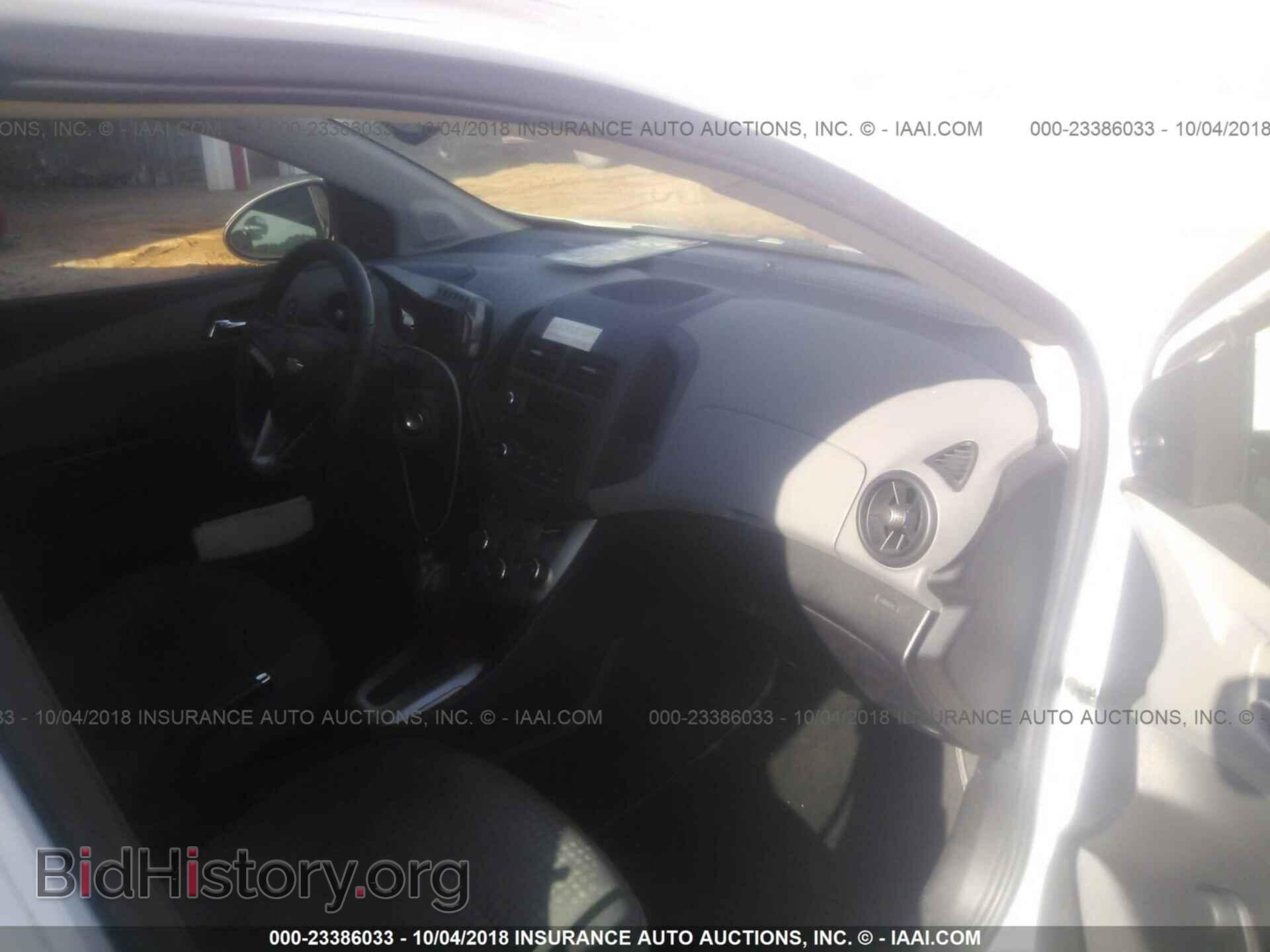 2014 Chevrolet Sonic - VIN: 1G1JA6SH4E4102885 - Фото 5