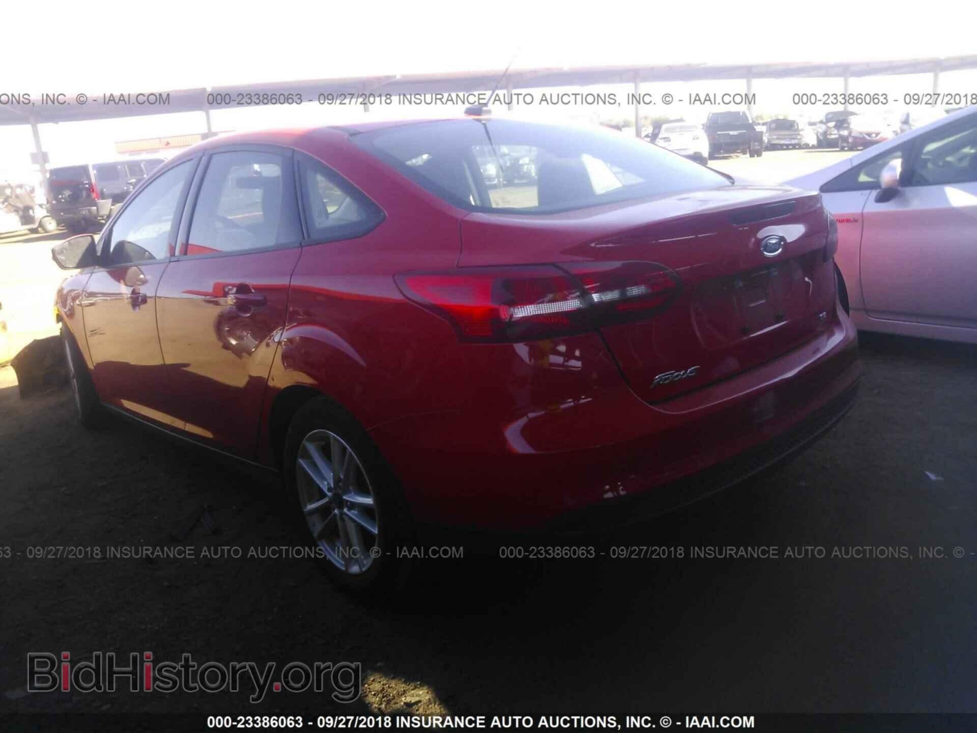 2016 Ford Focus - VIN: 1FADP3F28GL286475 - Photo 3