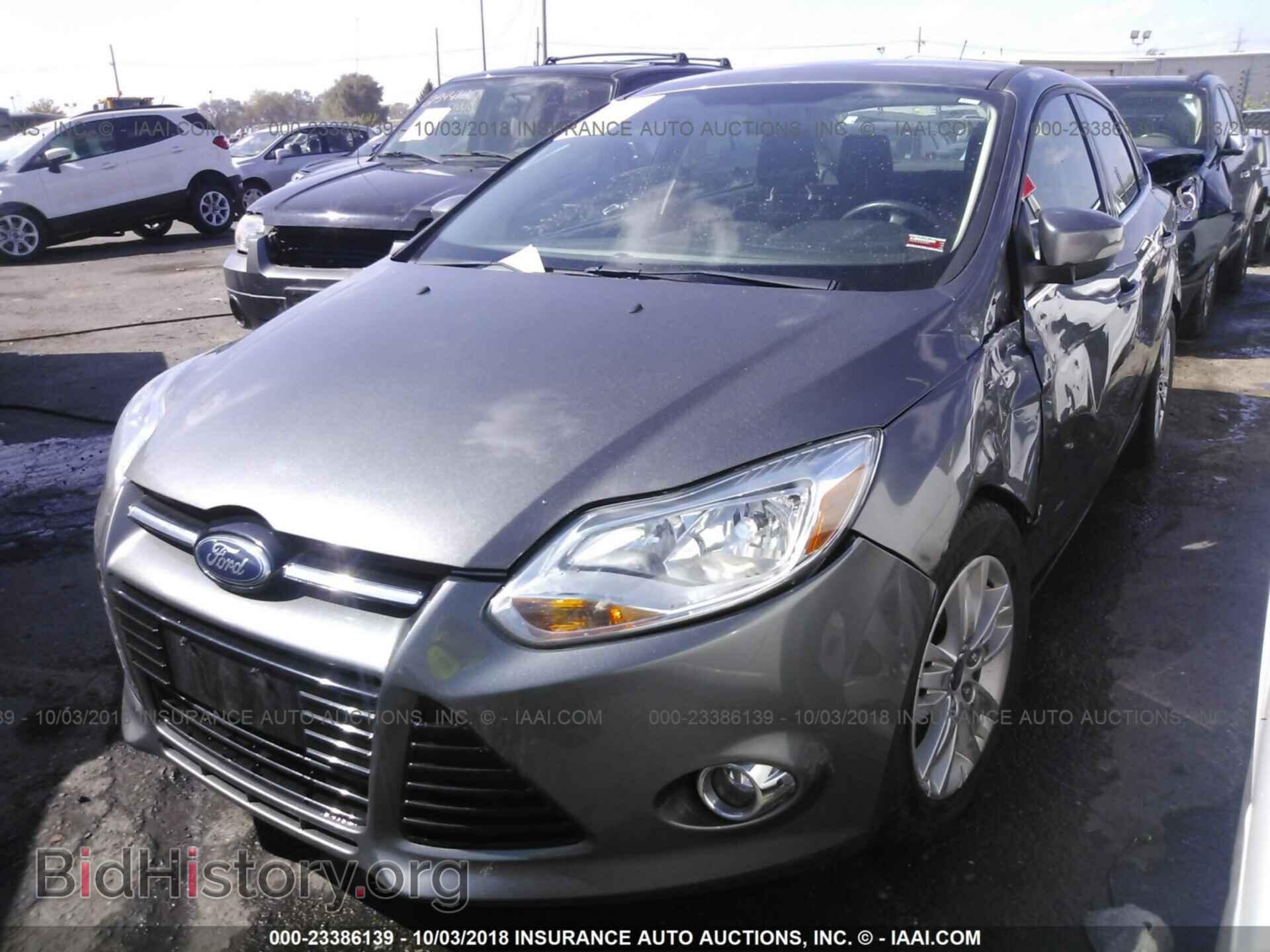 2012 Ford Focus - VIN: 1FAHP3H22CL367870 - Photo 2