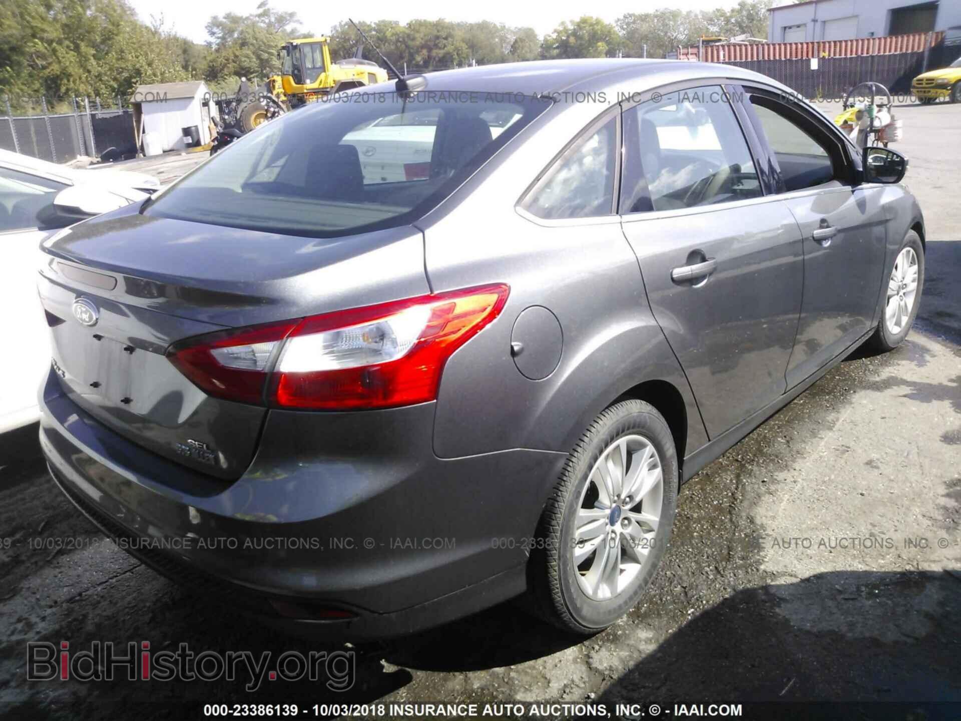 2012 Ford Focus - VIN: 1FAHP3H22CL367870 - Photo 4