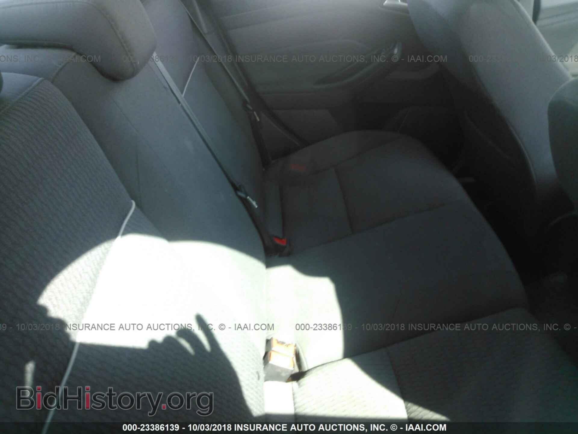 2012 Ford Focus - VIN: 1FAHP3H22CL367870 - Photo 8
