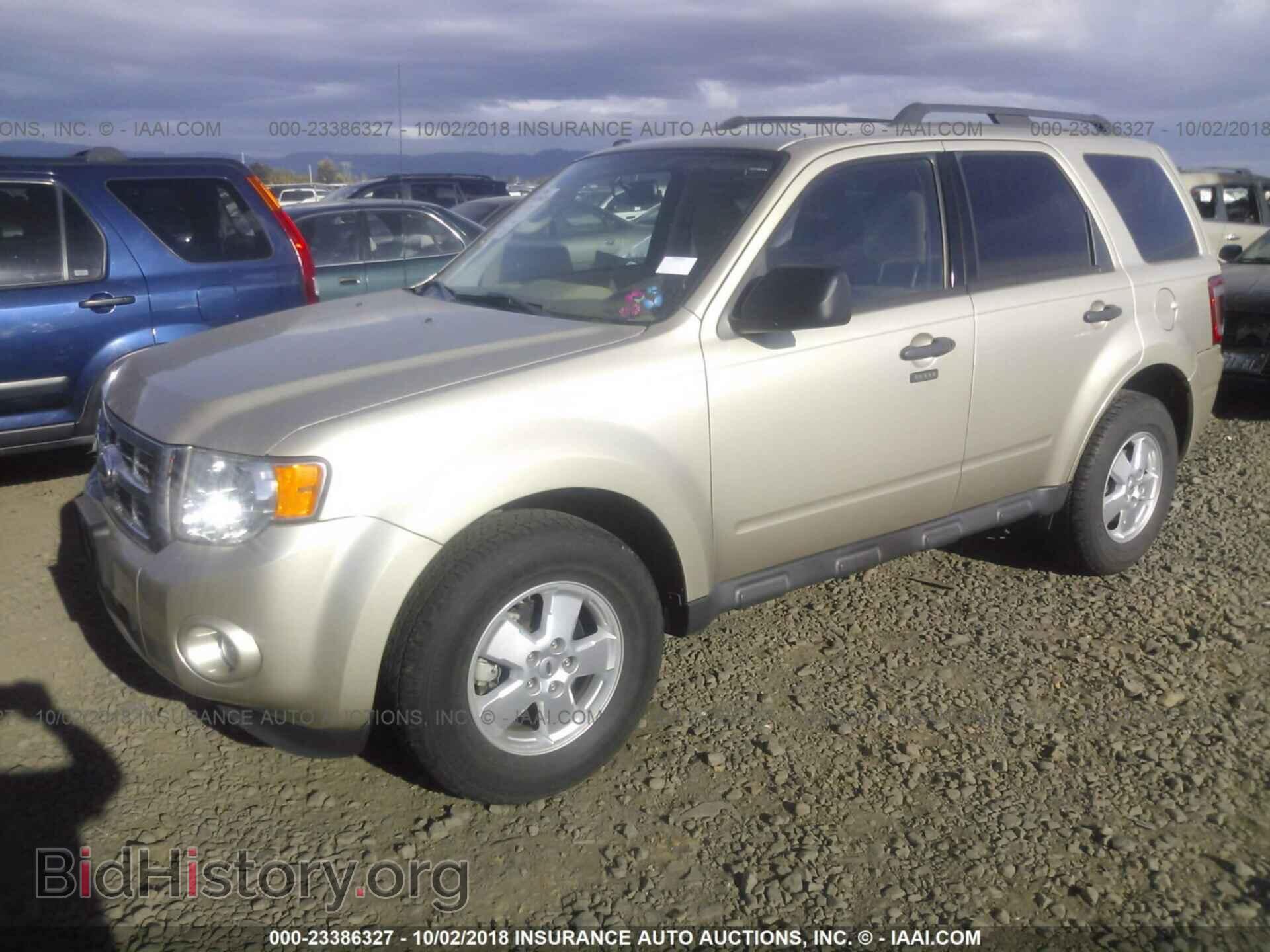 2012 Ford Escape - VIN: 1FMCU0DGXCKC20114 - Photo 2
