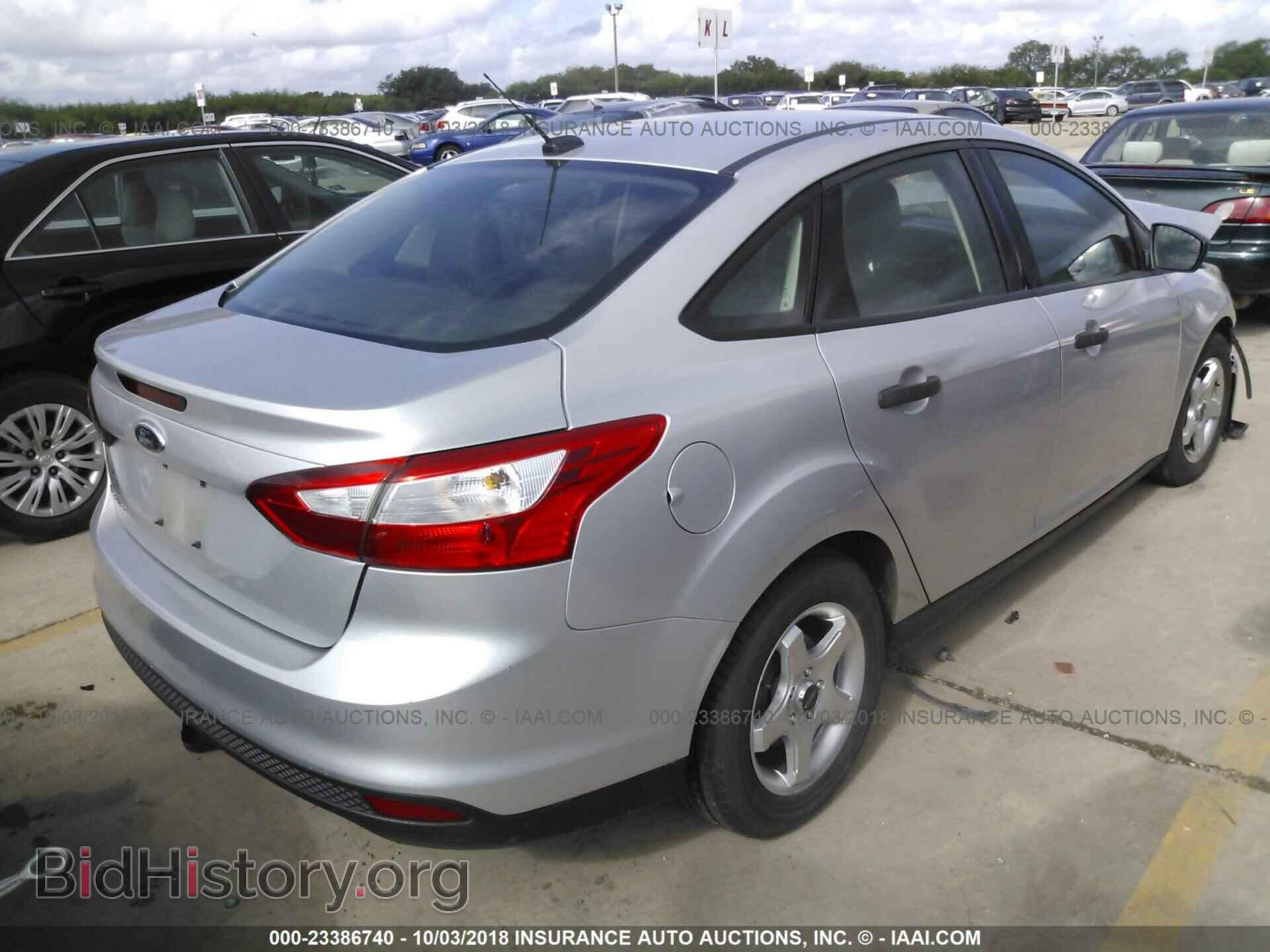 2012 Ford Focus - VIN: 1FAHP3E22CL129604 - Фото 4