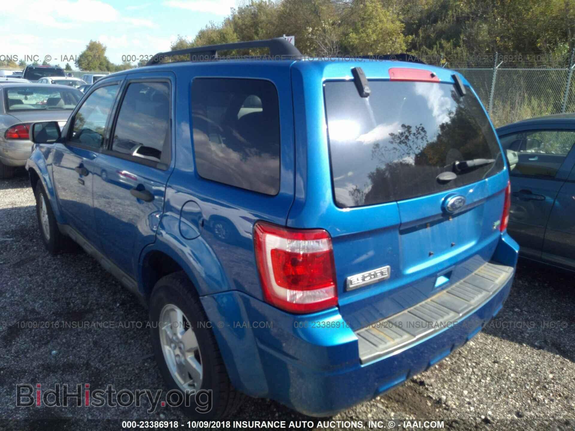 2011 Ford Escape - VIN: 1FMCU0DG1BKC16581 - Фото 3