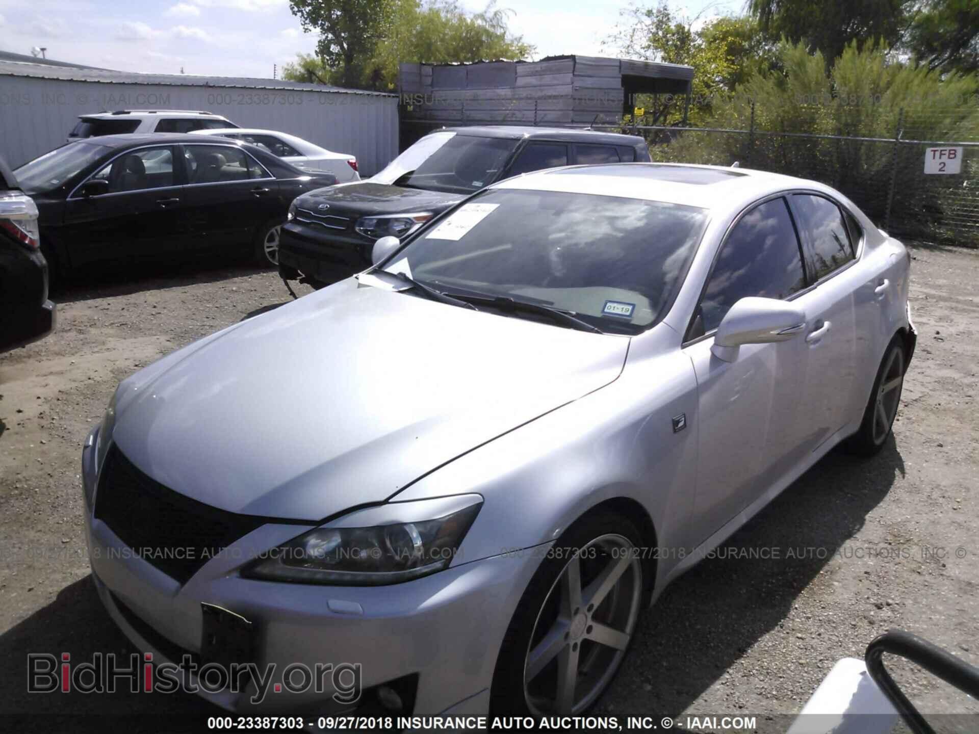 2011 Lexus Is - VIN: JTHBE5C21B5025367 - Фото 2