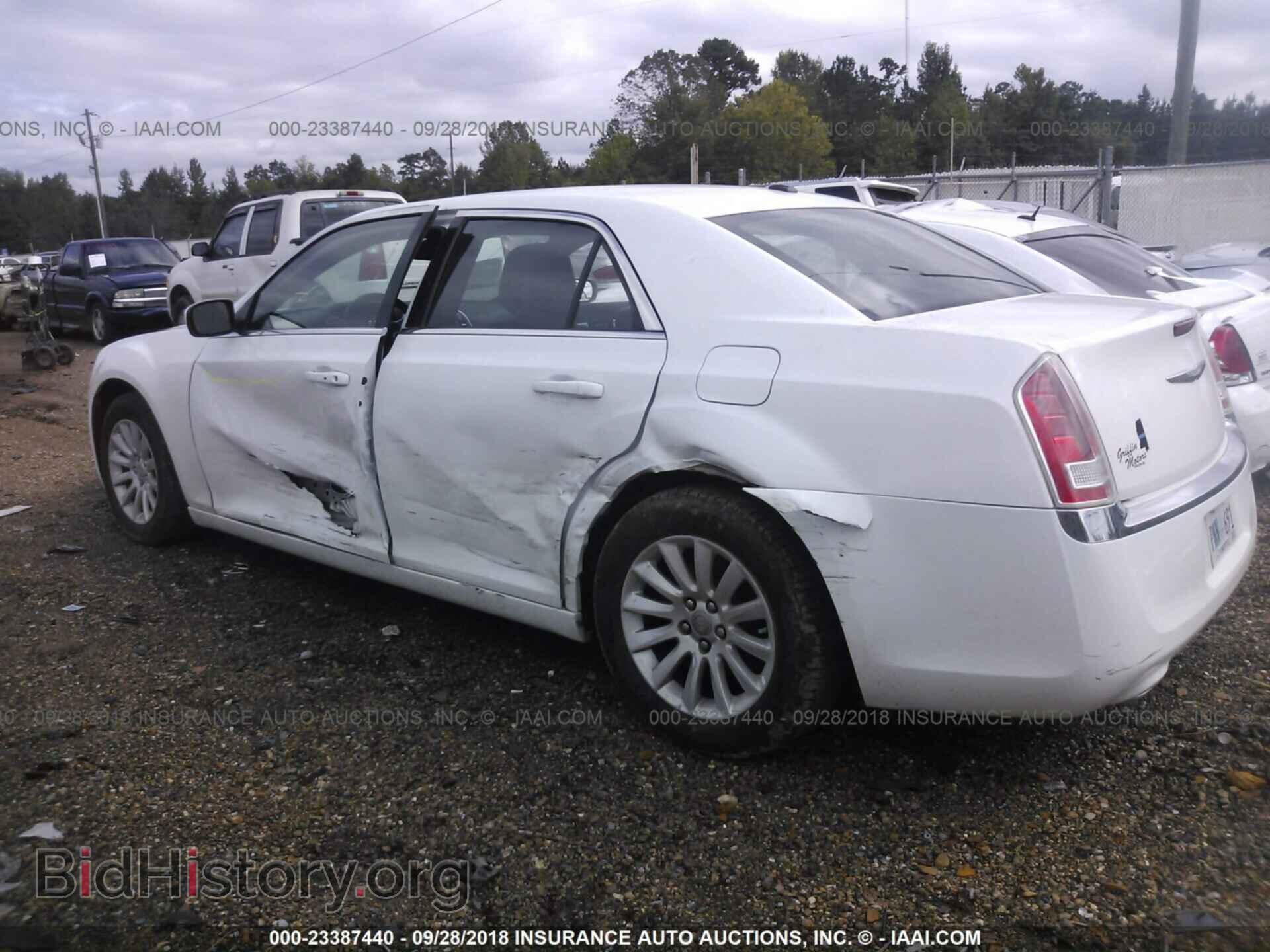 2013 CHRYSLER 300 - VIN: 2C3CCAAG4DH507057 - Фото 3
