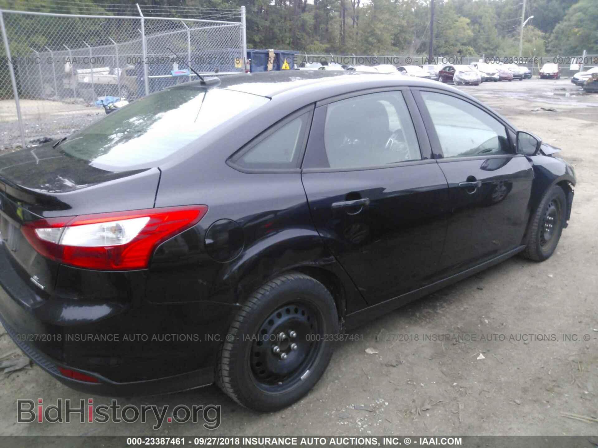 2012 Ford Focus - VIN: 1FAHP3F29CL455172 - Photo 4