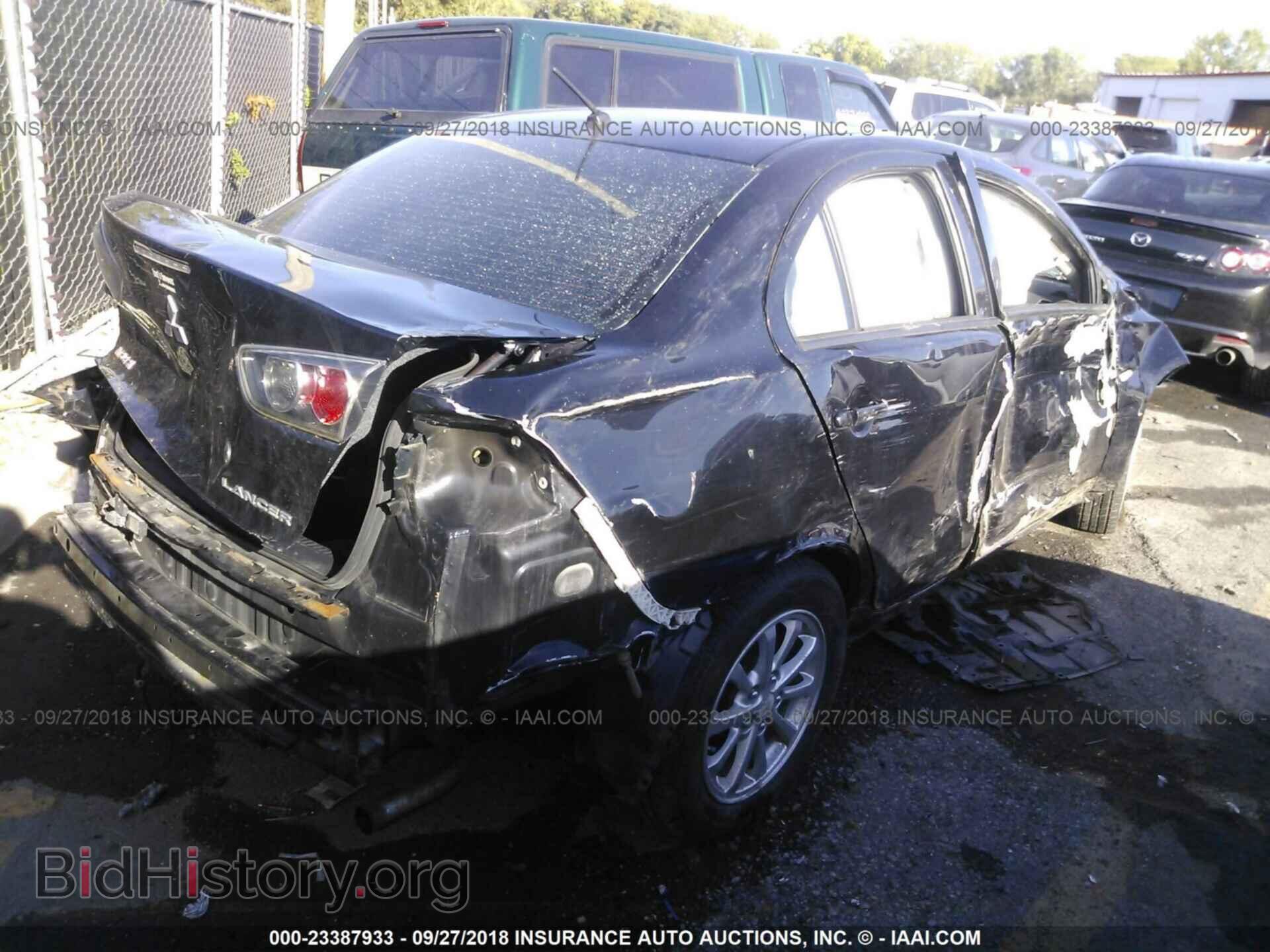 2011 Mitsubishi Lancer - VIN: JA32U2FU9BU002438 - Фото 4