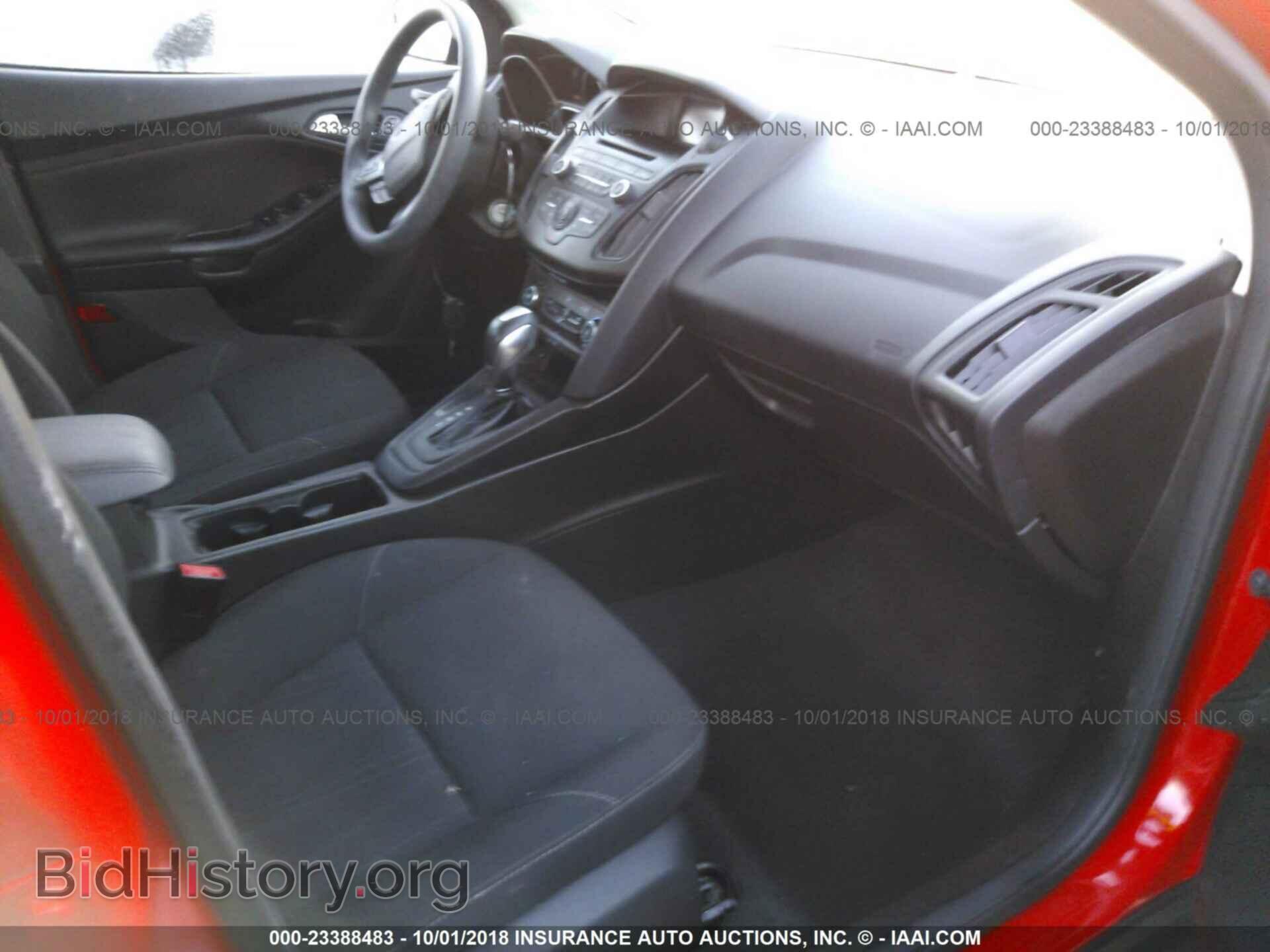 2016 Ford Focus - VIN: 1FADP3F20GL355384 - Photo 5