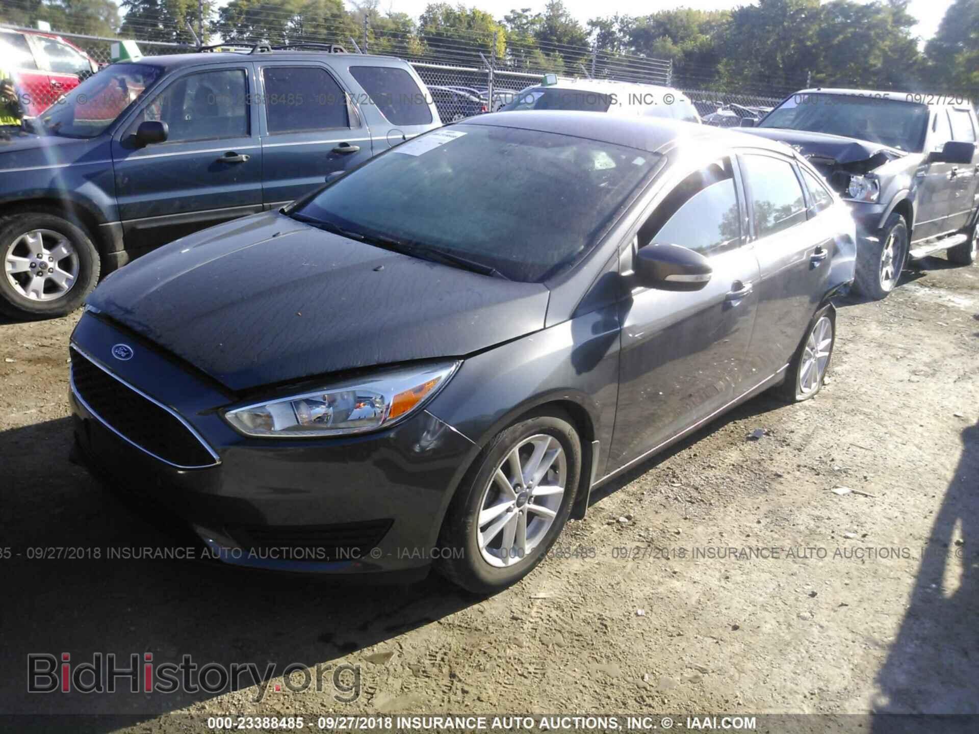 2015 Ford Focus - VIN: 1FADP3F28FL324317 - Photo 2