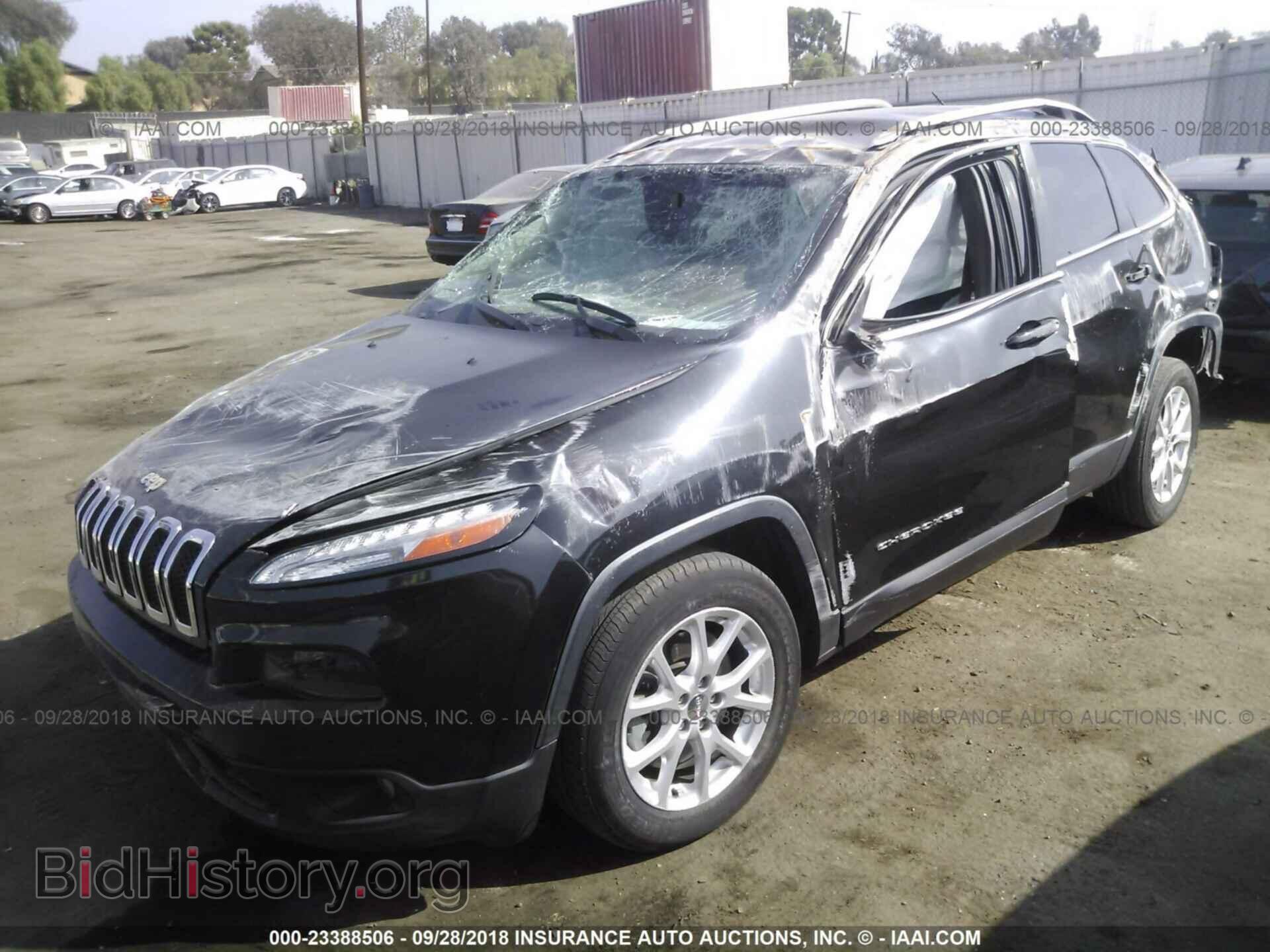 2014 Jeep Cherokee - VIN: 1C4PJLCS8EW105142 - Фото 2