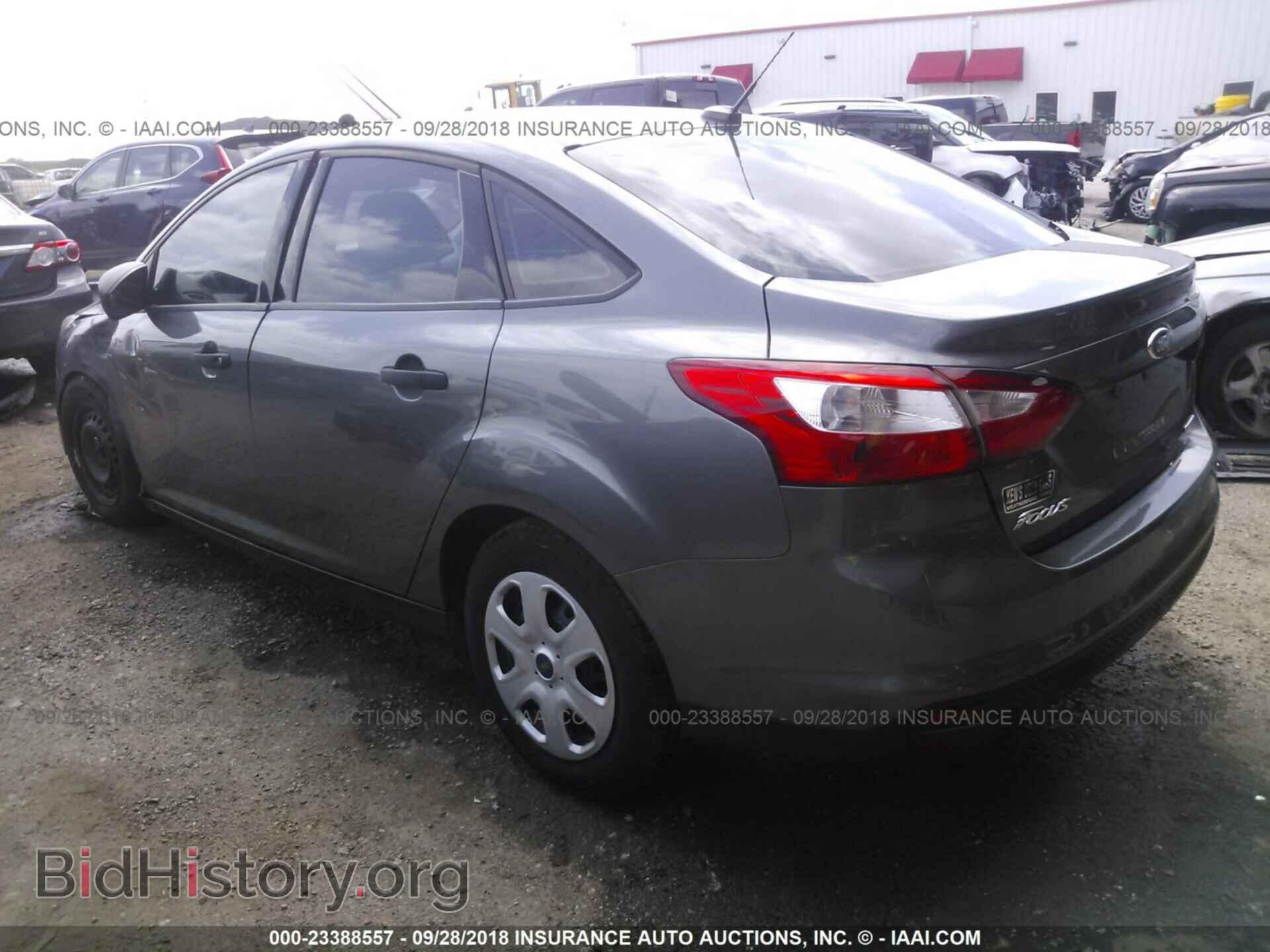 2012 Ford Focus - VIN: 1FAHP3E25CL385798 - Photo 3