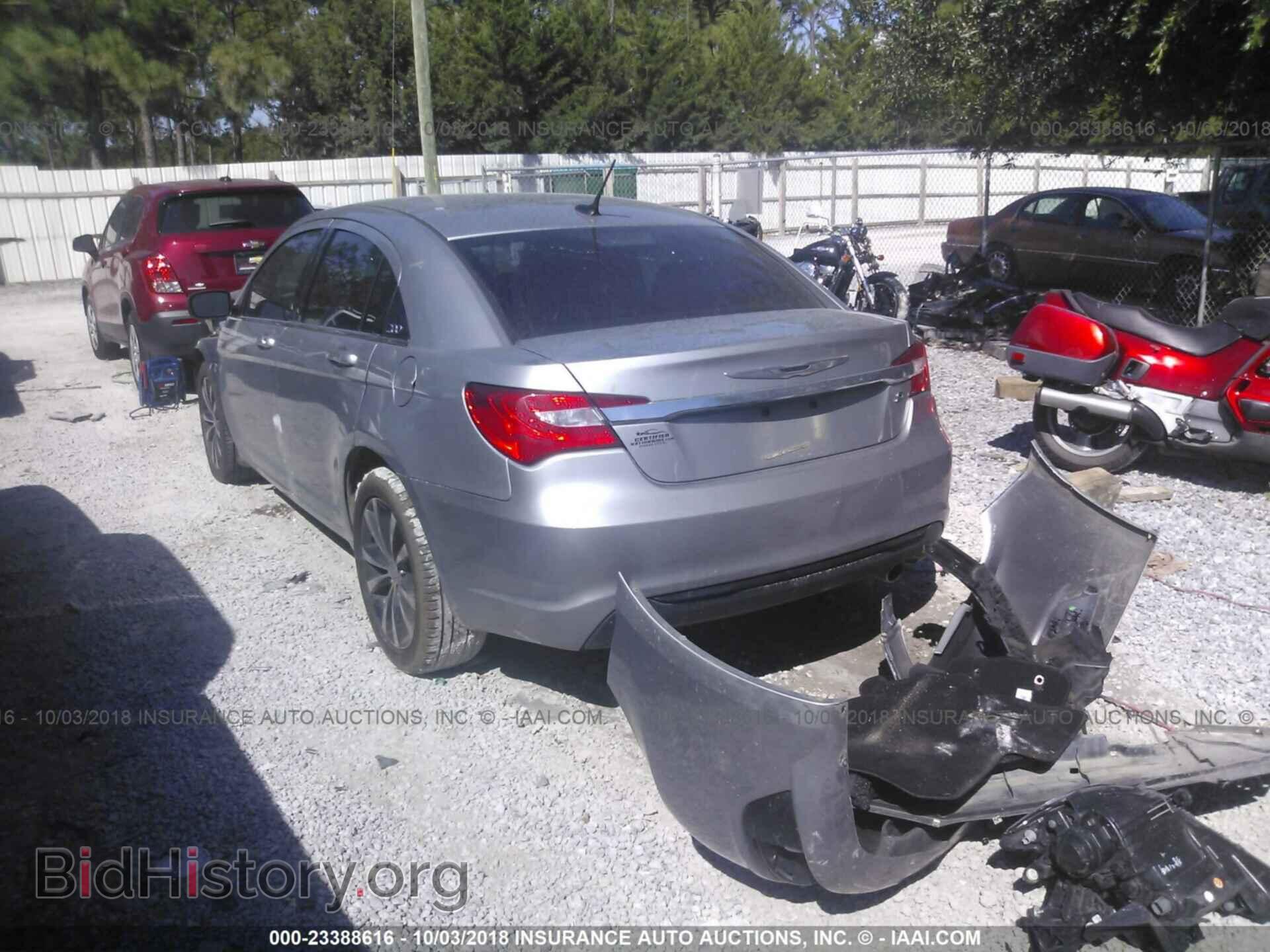 2014 Chrysler 200 - VIN: 1C3CCBBG2EN158445 - Photo 3