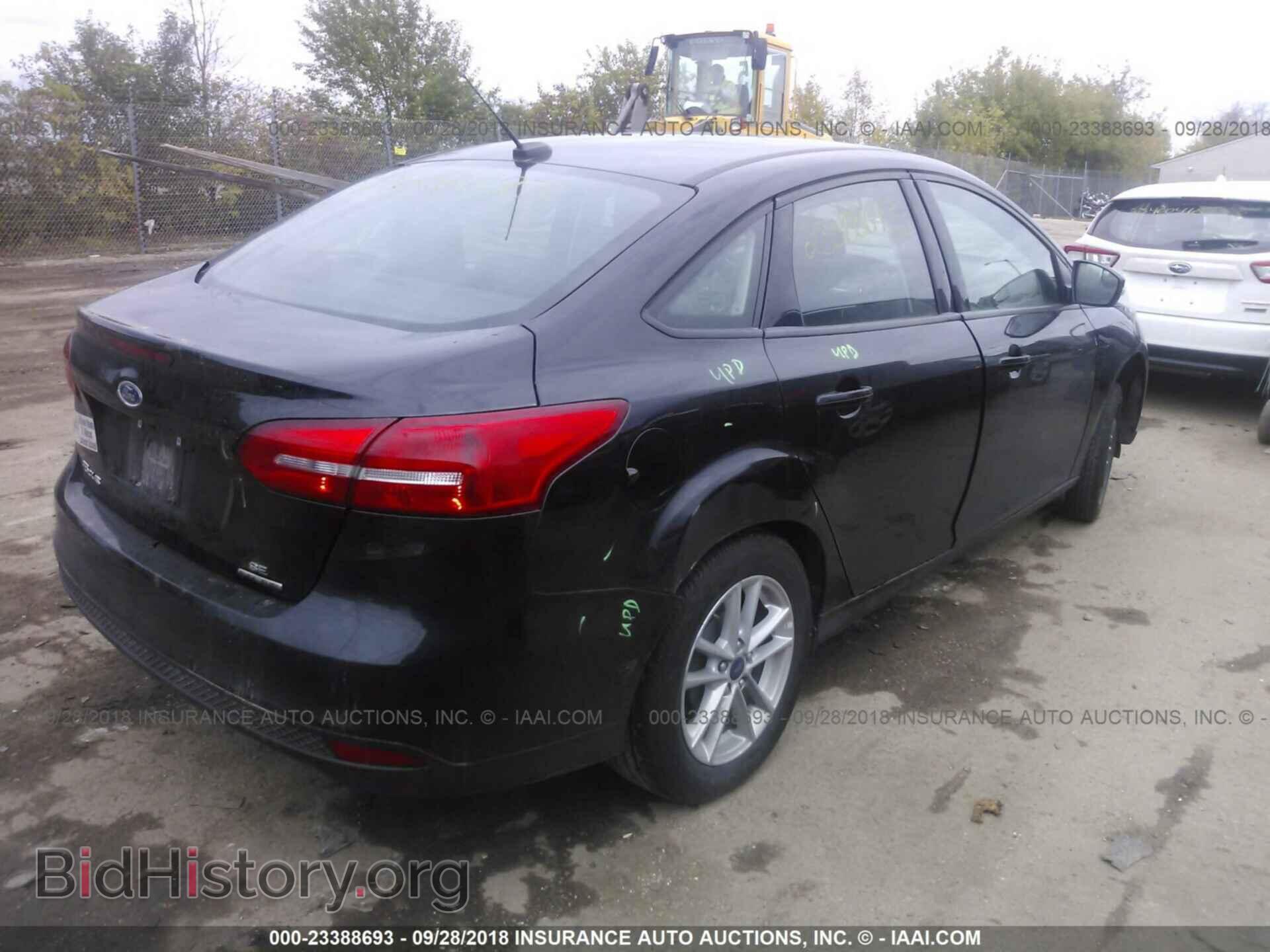 2016 Ford Focus - VIN: 1FADP3F26GL357687 - Фото 4