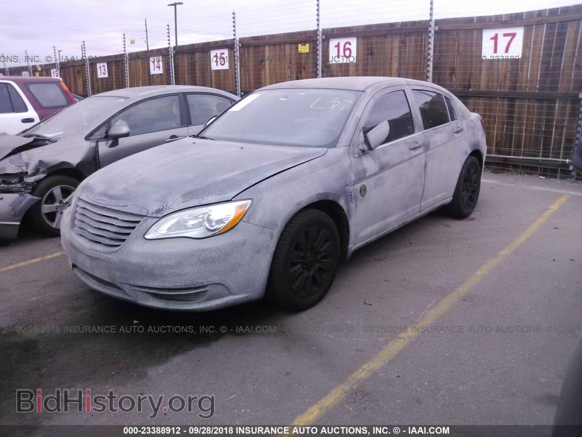 2013 Chrysler 200 - VIN: 1C3CCBAB1DN642515 - Фото 2