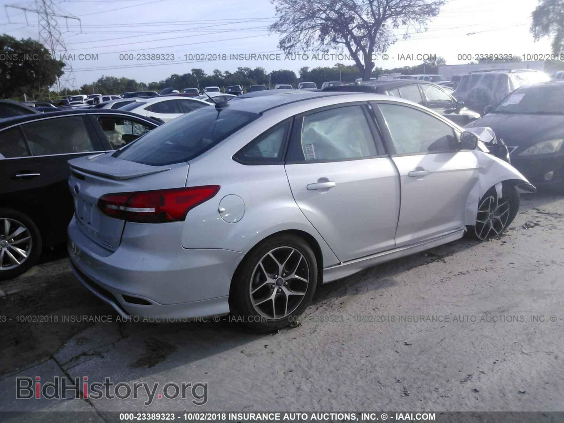 2015 Ford Focus - VIN: 1FADP3F28FL333356 - Photo 4