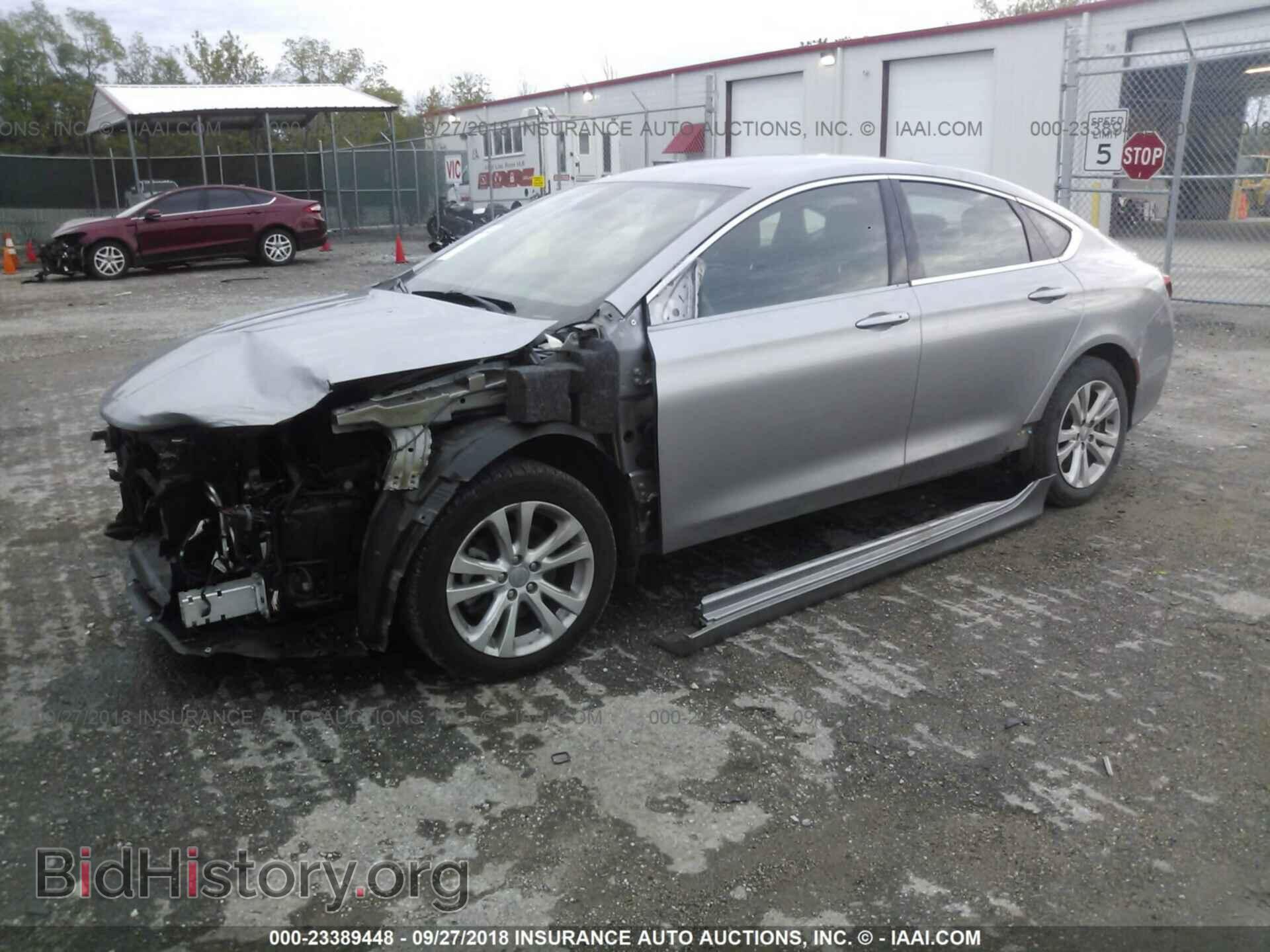 2015 Chrysler 200 - VIN: 1C3CCCAB2FN686063 - Photo 2
