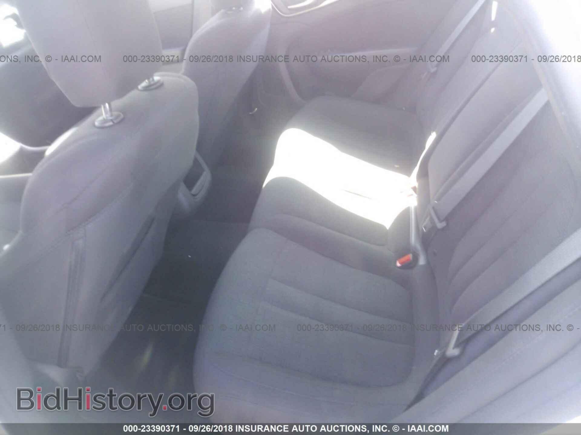 2016 Chrysler 200 - VIN: 1C3CCCAB2GN127761 - Фото 8