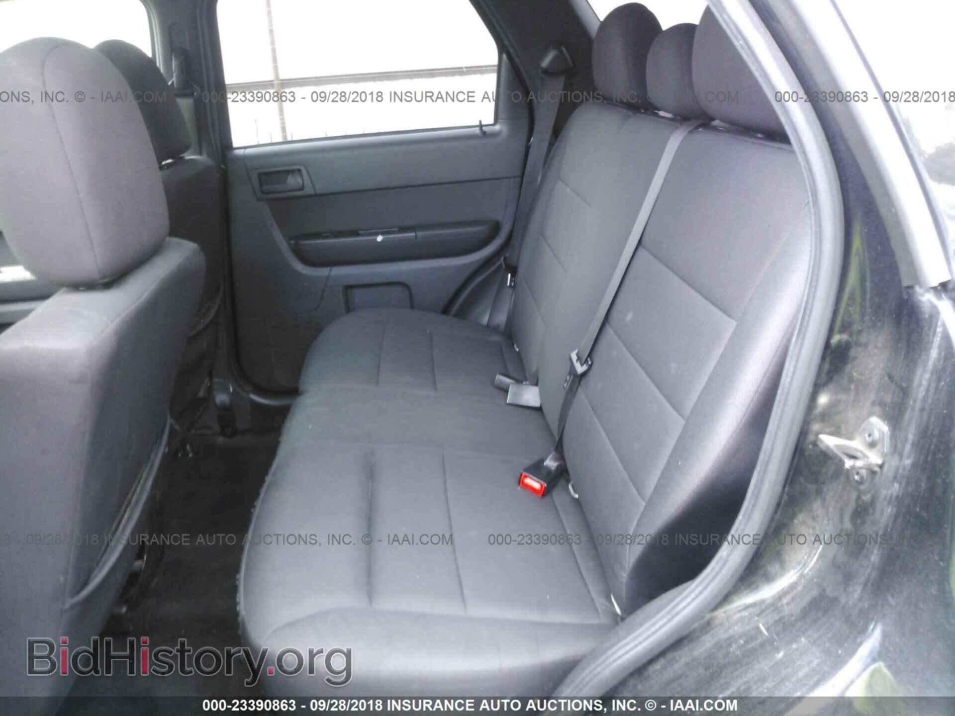 2012 Ford Escape - VIN: 1FMCU0D74CKB90883 - Photo 8