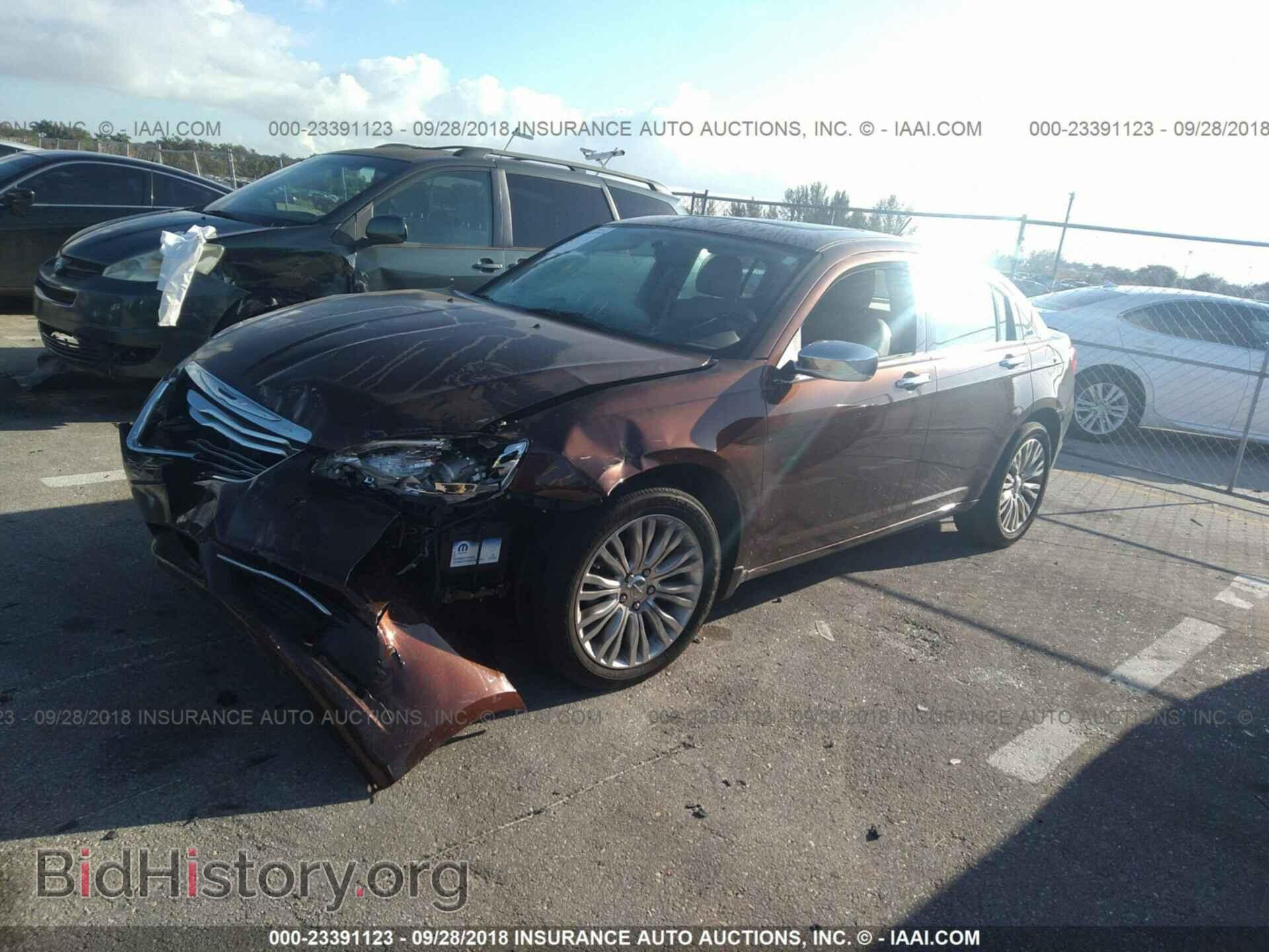 2013 Chrysler 200 - VIN: 1C3CCBCG9DN597106 - Фото 2