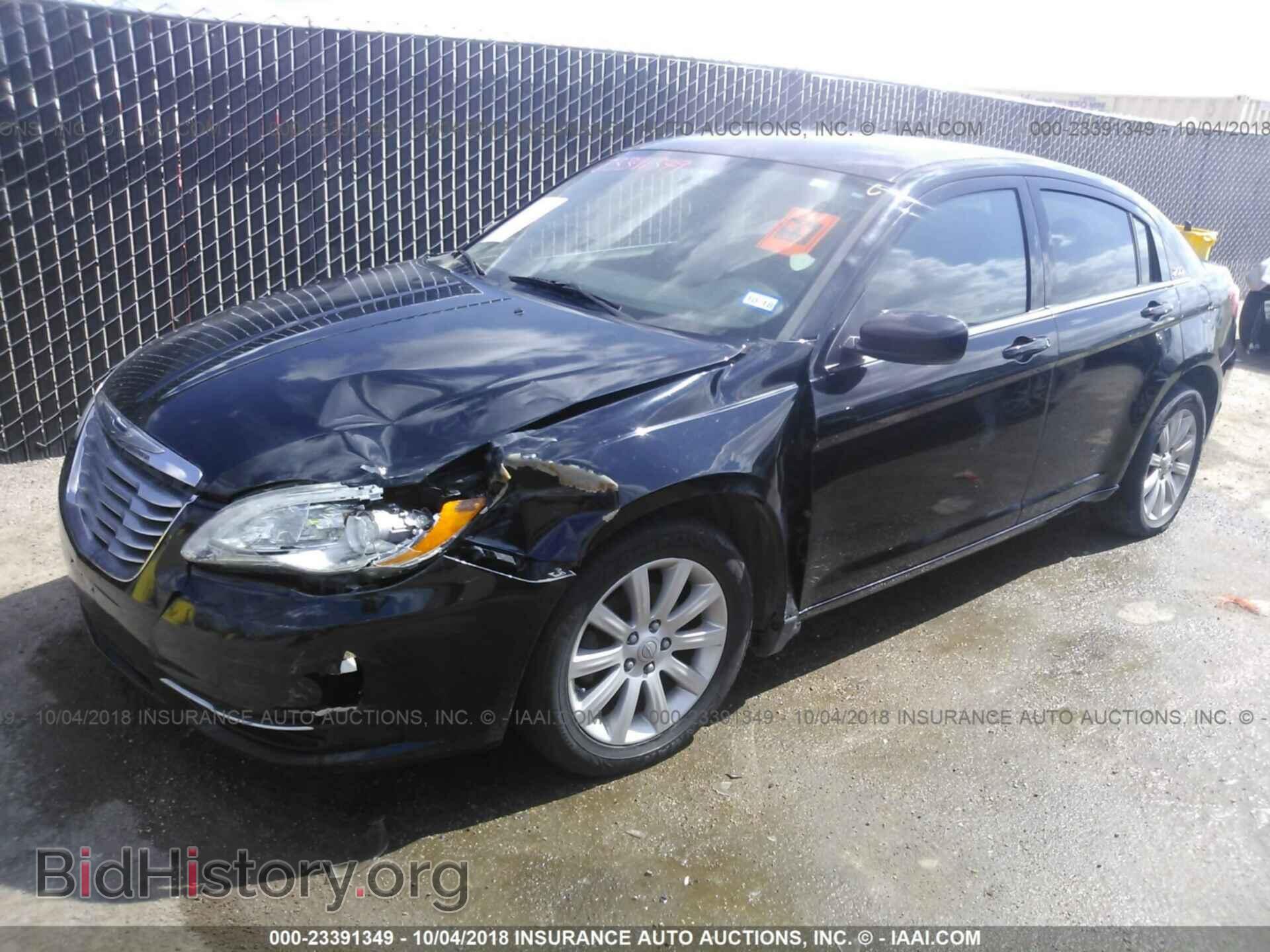 2013 Chrysler 200 - VIN: 1C3CCBBB2DN693973 - Photo 2