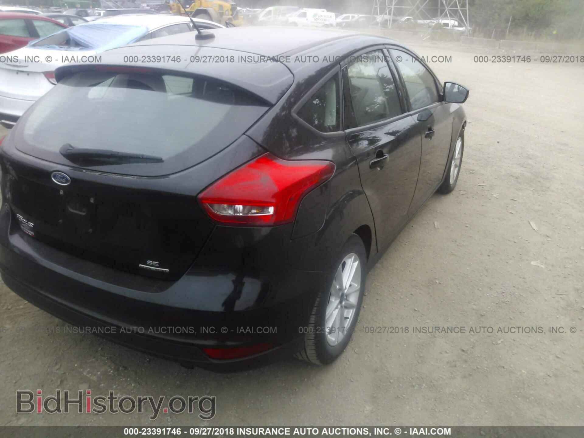 2016 Ford Focus - VIN: 1FADP3K28GL284540 - Photo 4