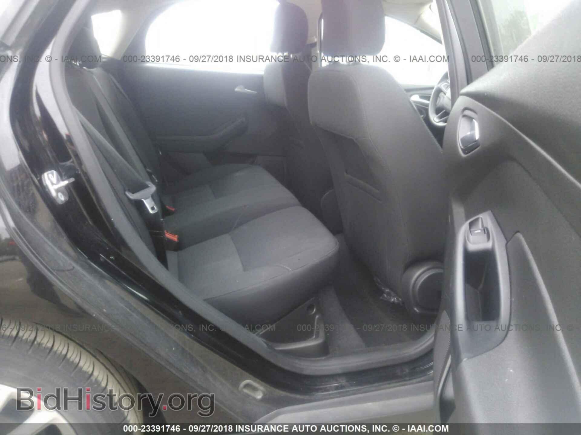 2016 Ford Focus - VIN: 1FADP3K28GL284540 - Photo 8