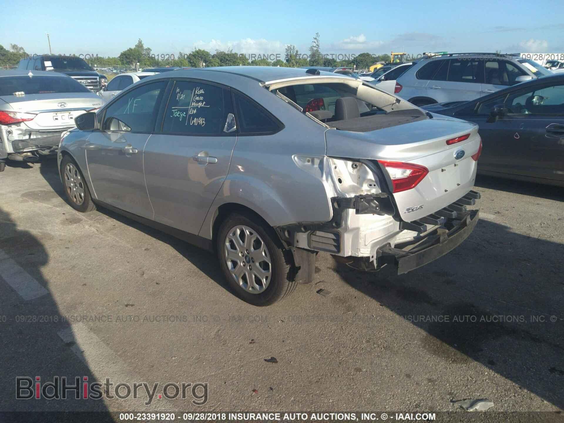 2012 Ford Focus - VIN: 1FAHP3F20CL115232 - Photo 3