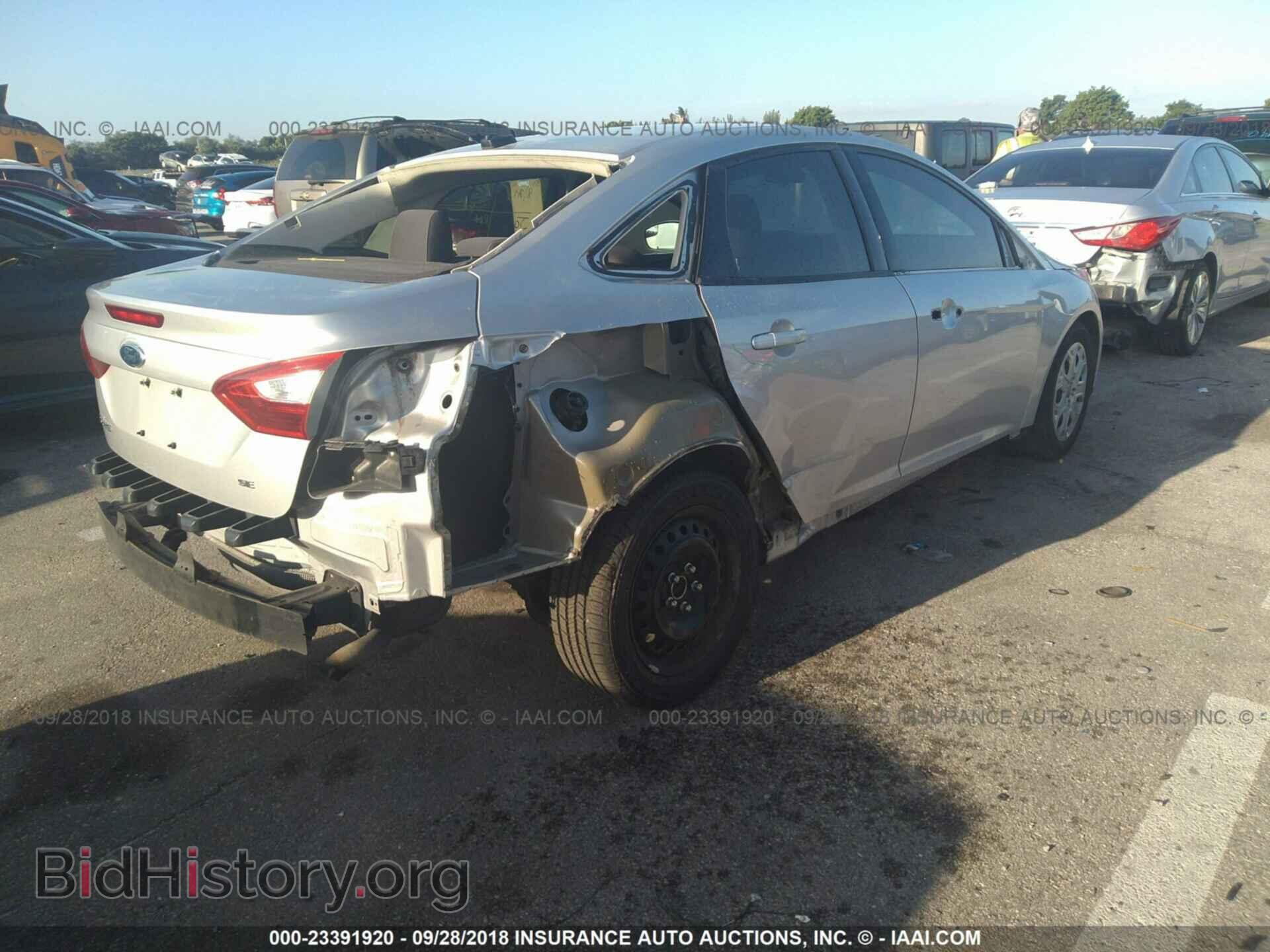 2012 Ford Focus - VIN: 1FAHP3F20CL115232 - Photo 4