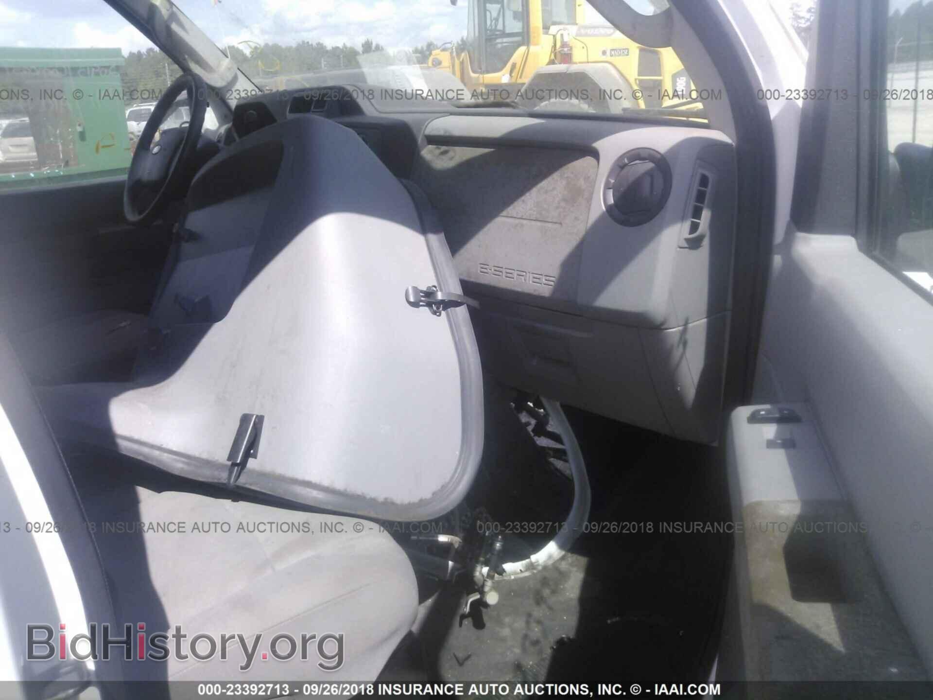 2012 Ford Econoline - VIN: 1FTNE2ELXCDB14963 - Photo 5