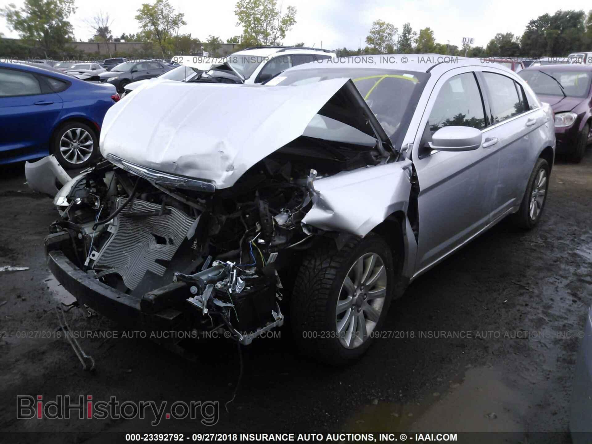 2012 Chrysler 200 - VIN: 1C3CCBBB3CN176938 - Photo 2