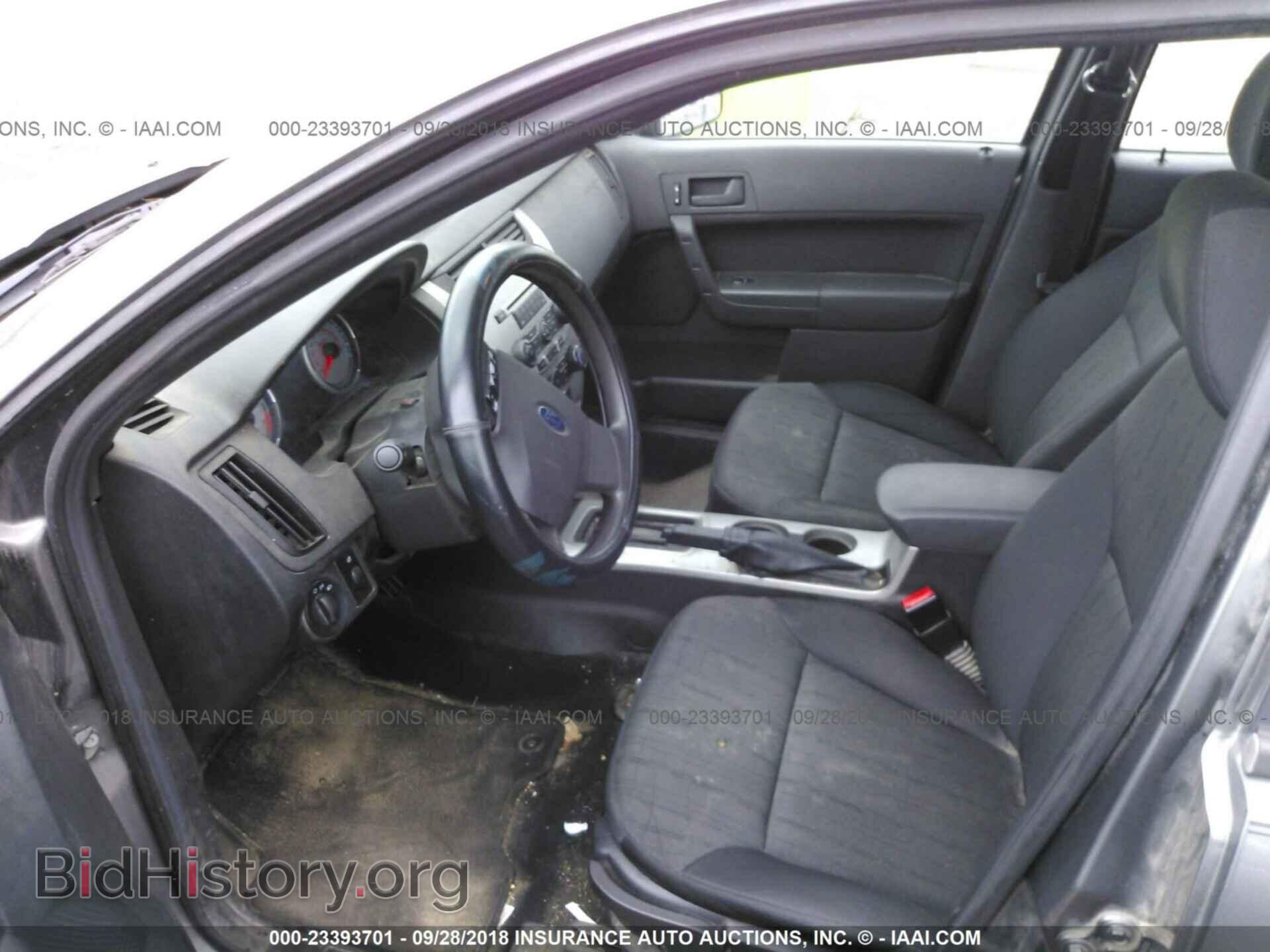 2011 Ford Focus - VIN: 1FAHP3FN4BW106217 - Фото 5