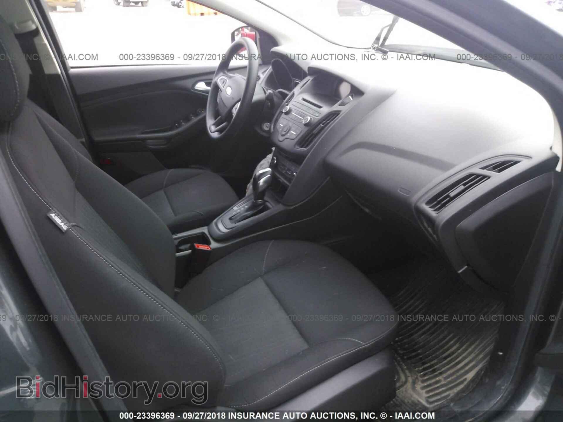2016 Ford Focus - VIN: 1FADP3F2XGL239206 - Фото 5