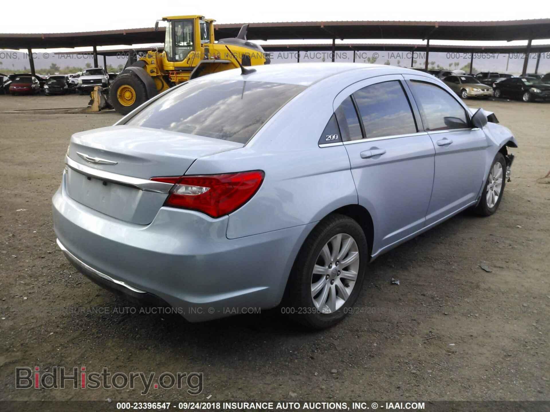 2013 Chrysler 200 - VIN: 1C3CCBBG7DN559858 - Фото 4