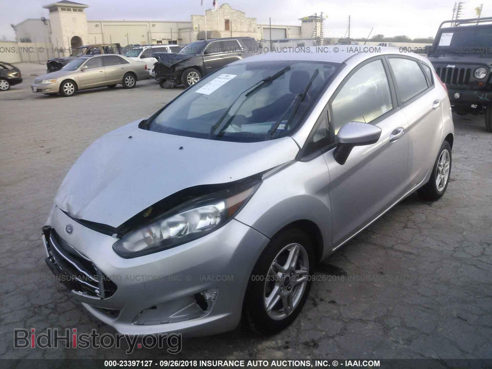 2017 Ford Fiesta - VIN: 3FADP4EJ0HM119266 - Фото 2