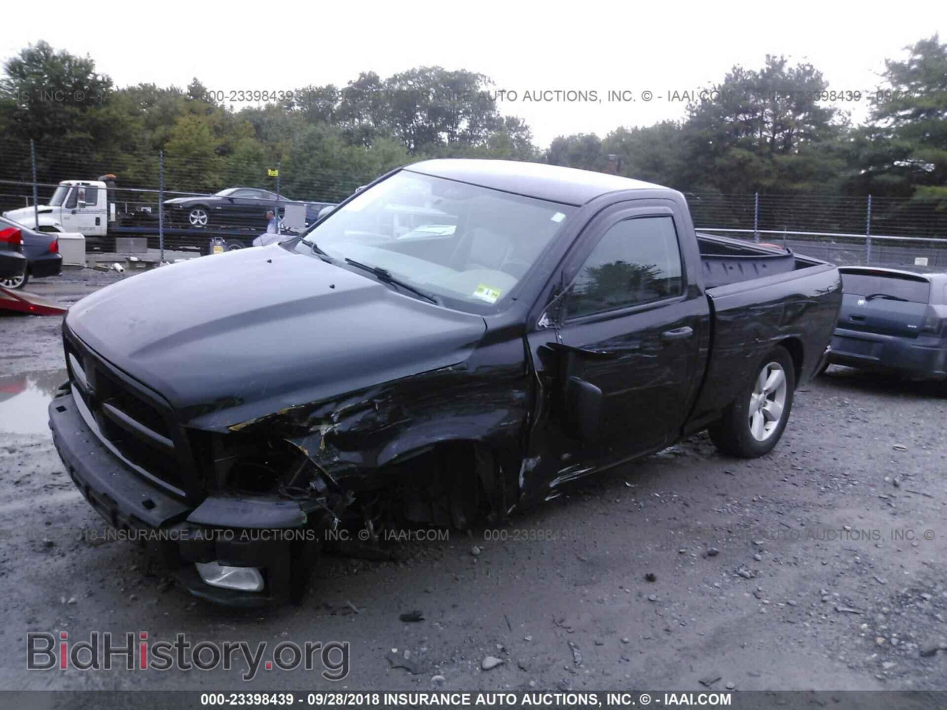 2011 Dodge Ram 1500 - VIN: 3D7JB1ET0BG605132 - Фото 2