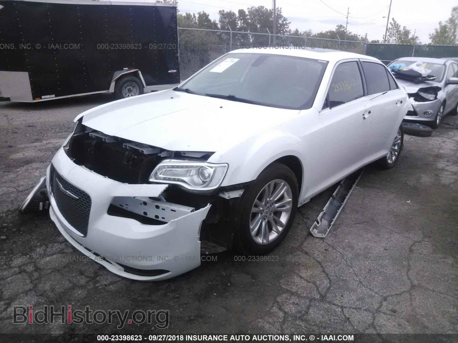 2016 Chrysler 300c - VIN: 2C3CCAEG7GH147703 - Фото 2