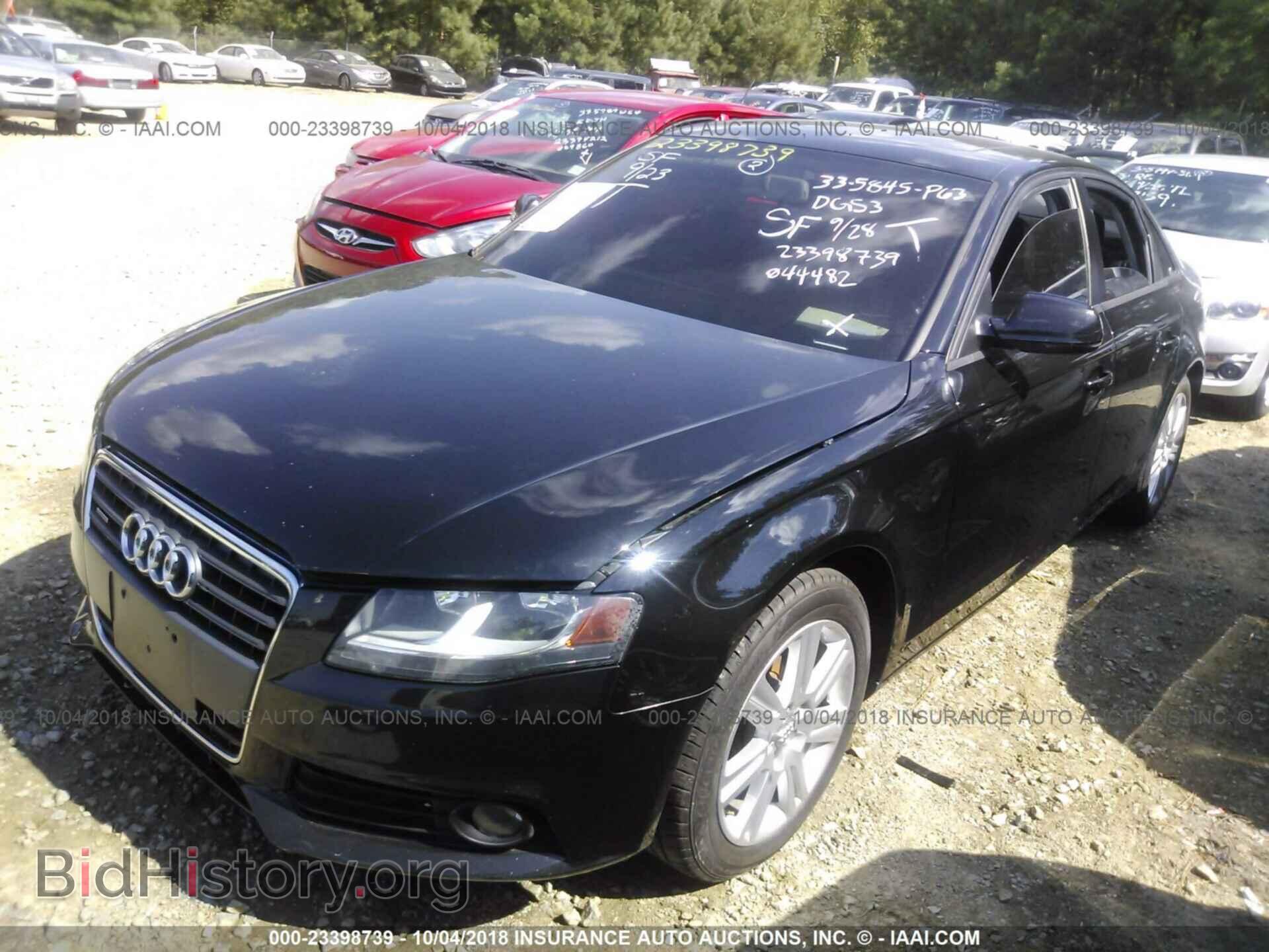 2011 Audi A4 - VIN: WAUBFAFL7BN044482 - Фото 2