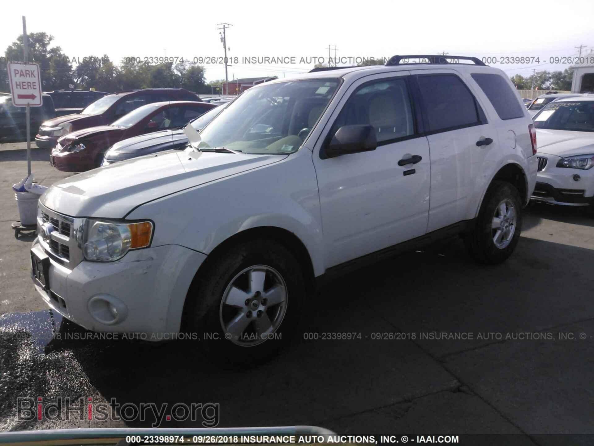 2012 Ford Escape - VIN: 1FMCU0D73CKB62475 - Photo 2