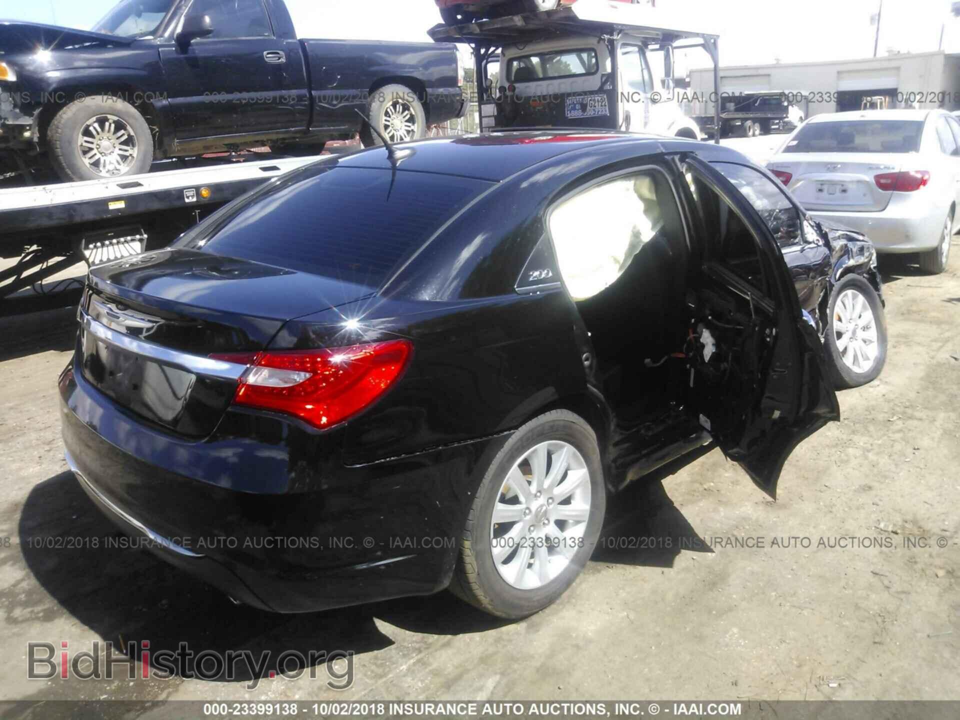 2013 Chrysler 200 - VIN: 1C3CCBCG8DN598215 - Фото 4